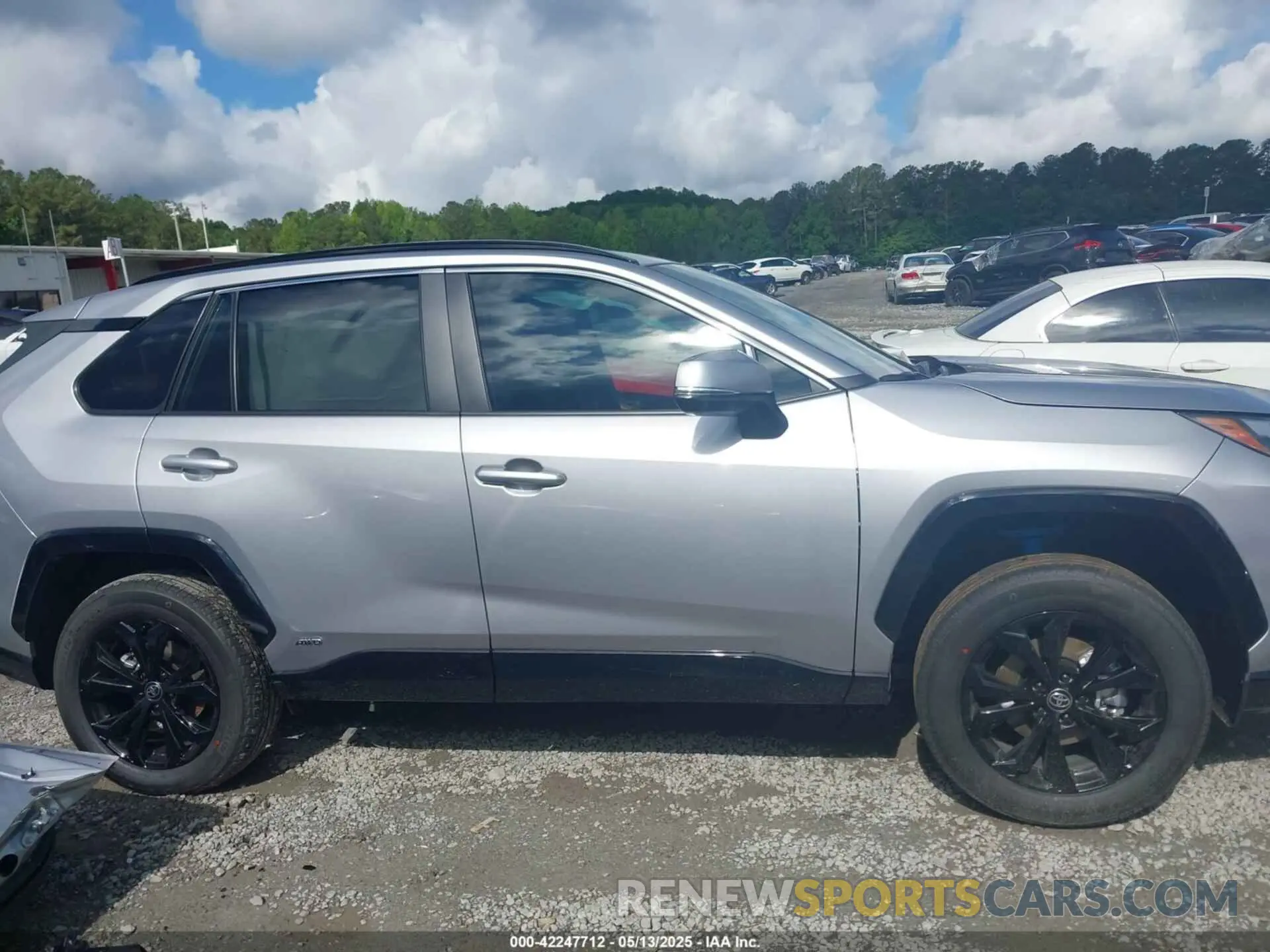 12 Photograph of a damaged car 4T3T6RFV5SU183462 TOYOTA RAV4 HYBRID 2025