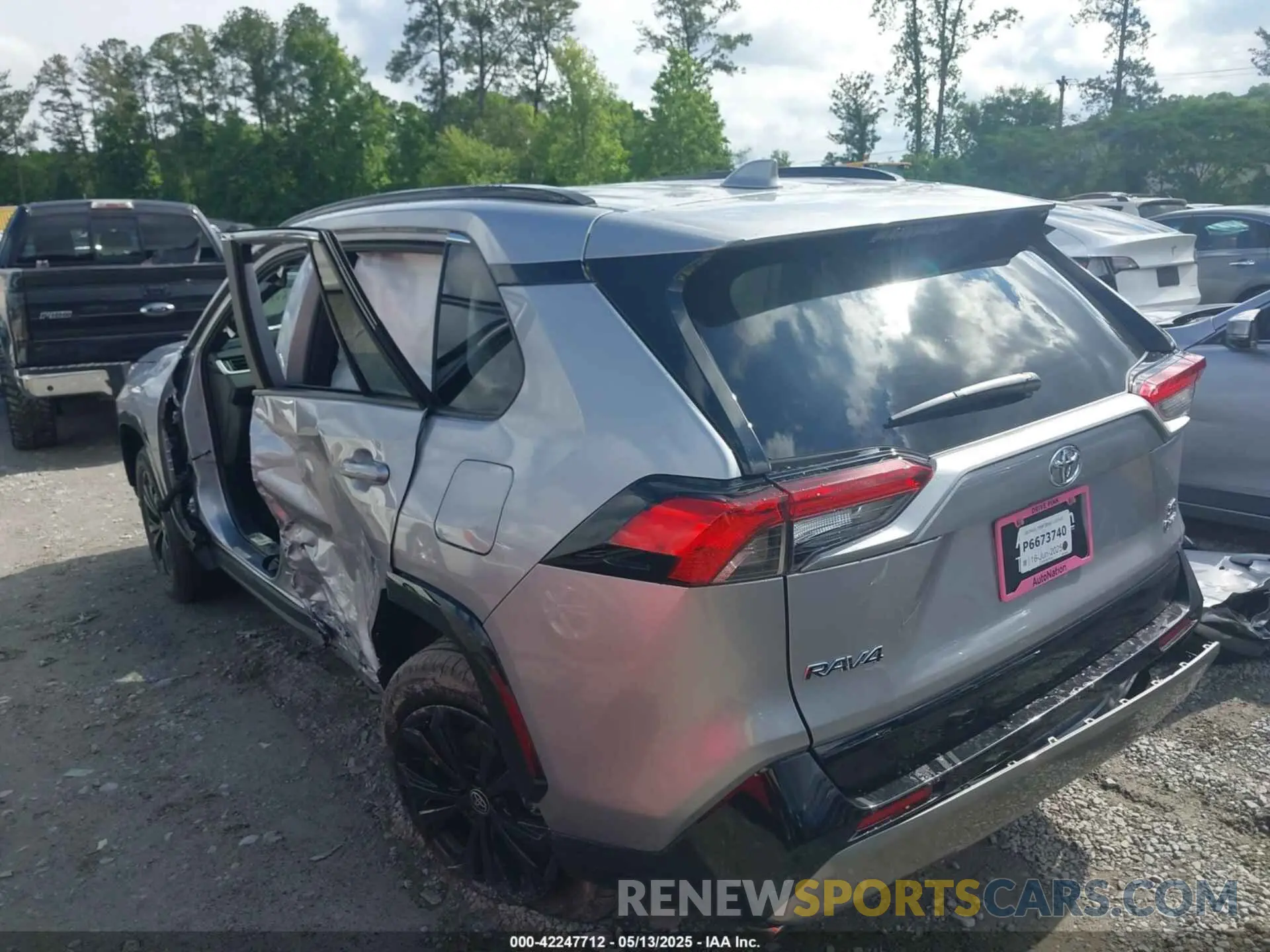 3 Photograph of a damaged car 4T3T6RFV5SU183462 TOYOTA RAV4 HYBRID 2025