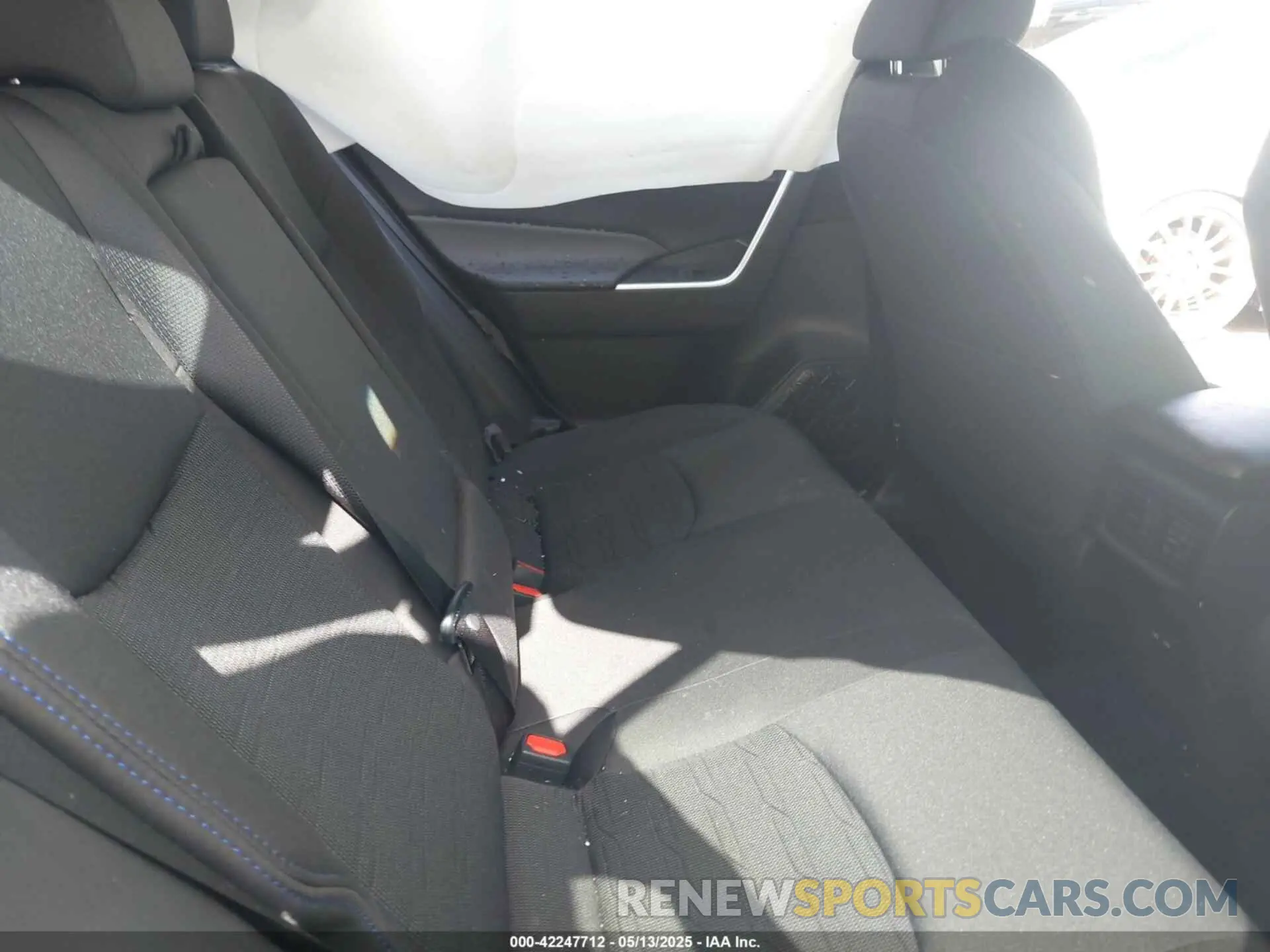 8 Photograph of a damaged car 4T3T6RFV5SU183462 TOYOTA RAV4 HYBRID 2025