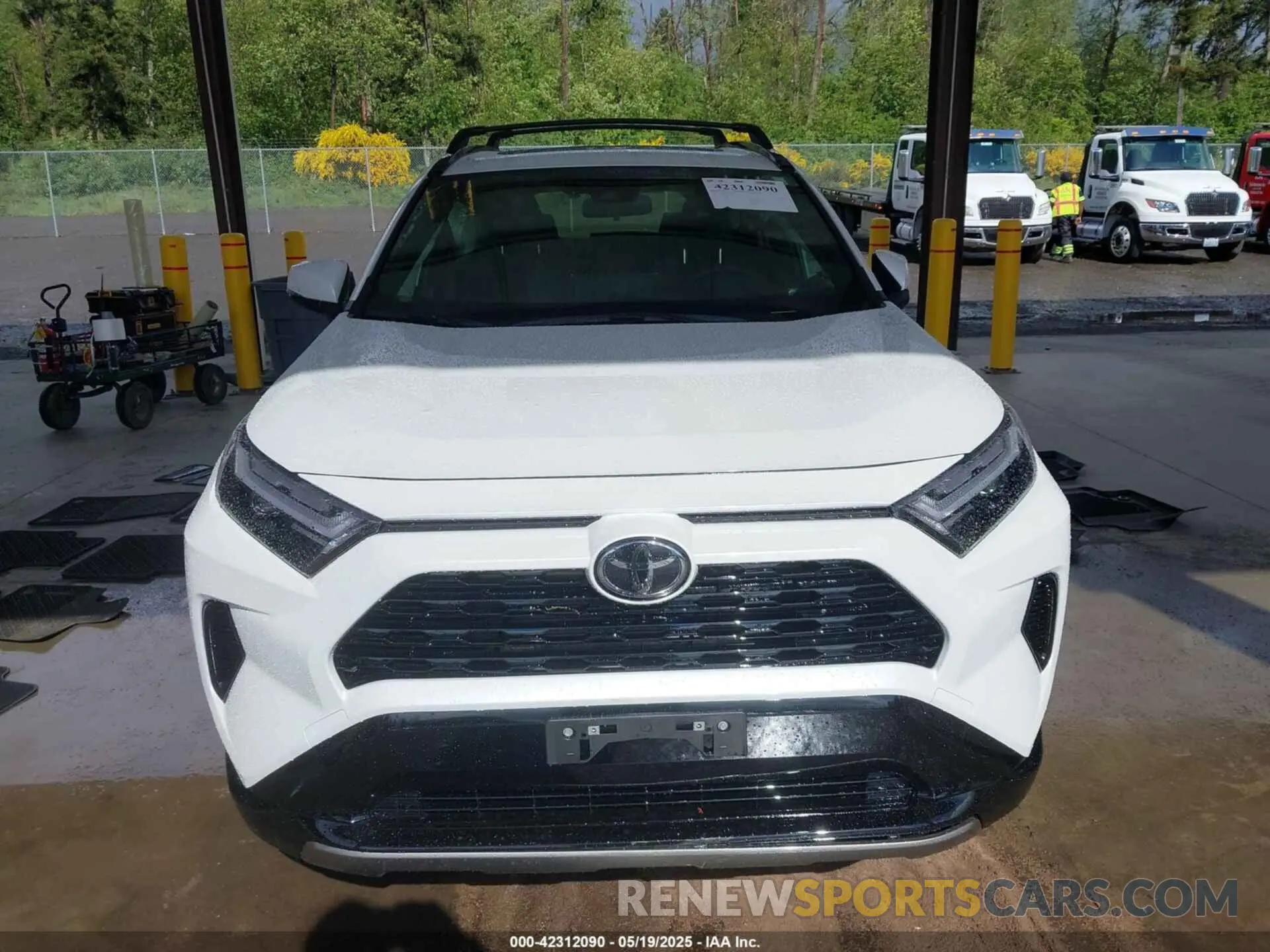 12 Photograph of a damaged car JTM16RFV5SJ076434 TOYOTA RAV4 HYBRID 2025