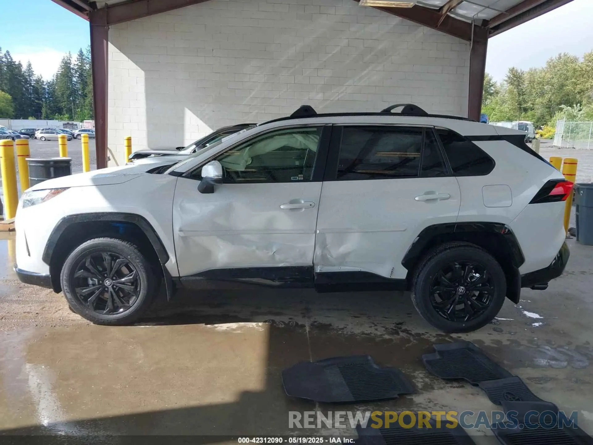 14 Photograph of a damaged car JTM16RFV5SJ076434 TOYOTA RAV4 HYBRID 2025