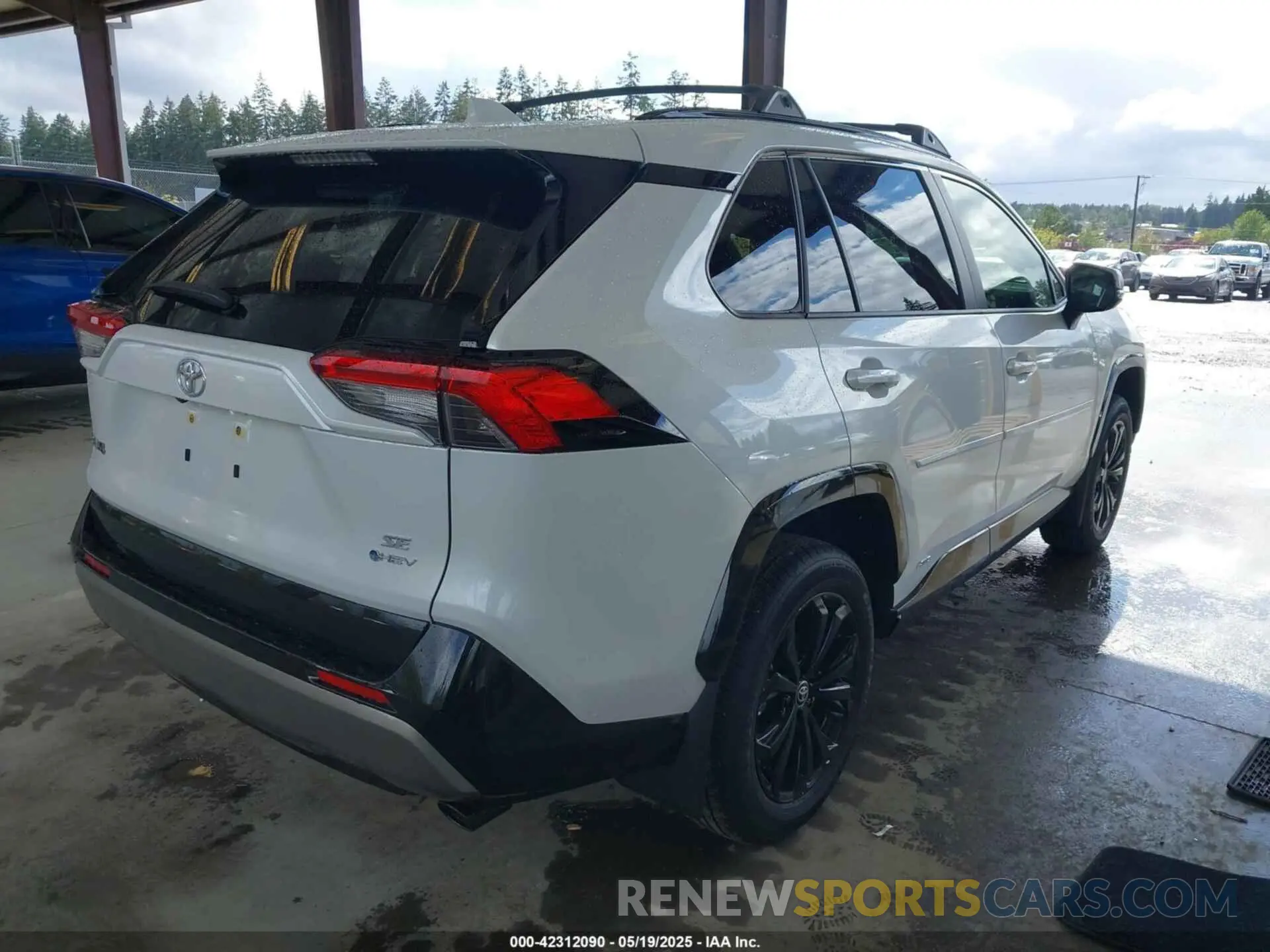 4 Photograph of a damaged car JTM16RFV5SJ076434 TOYOTA RAV4 HYBRID 2025
