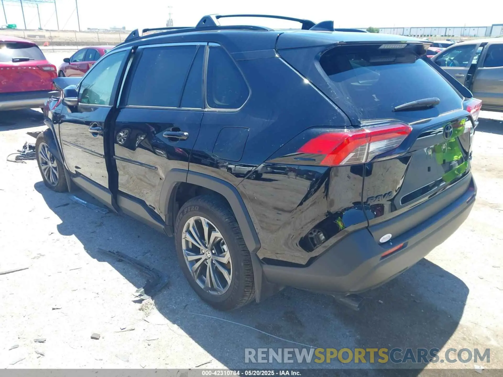 3 Фотография поврежденного автомобиля JTMB6RFVXSD154287 TOYOTA RAV4 HYBRID 2025
