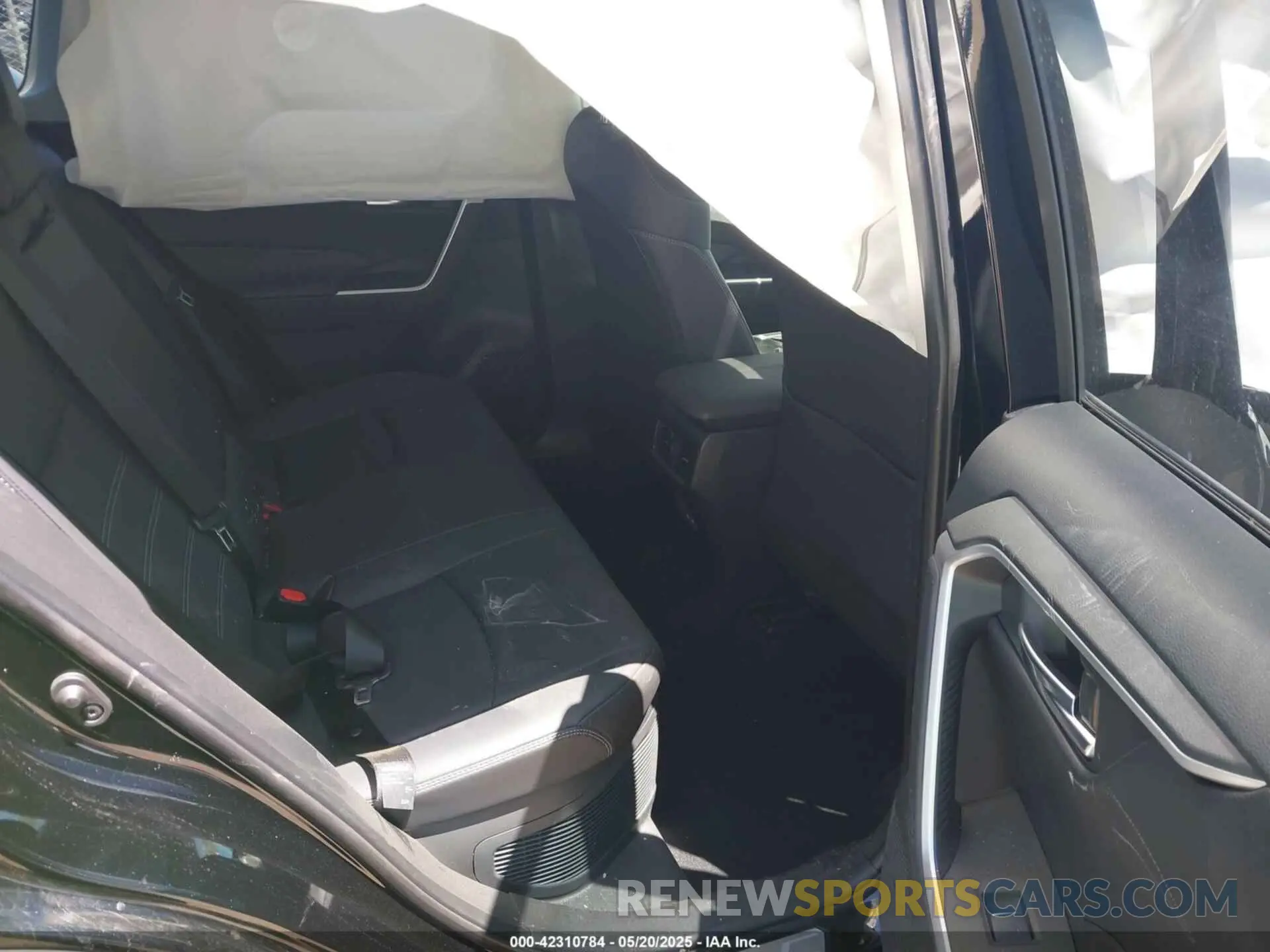 8 Фотография поврежденного автомобиля JTMB6RFVXSD154287 TOYOTA RAV4 HYBRID 2025