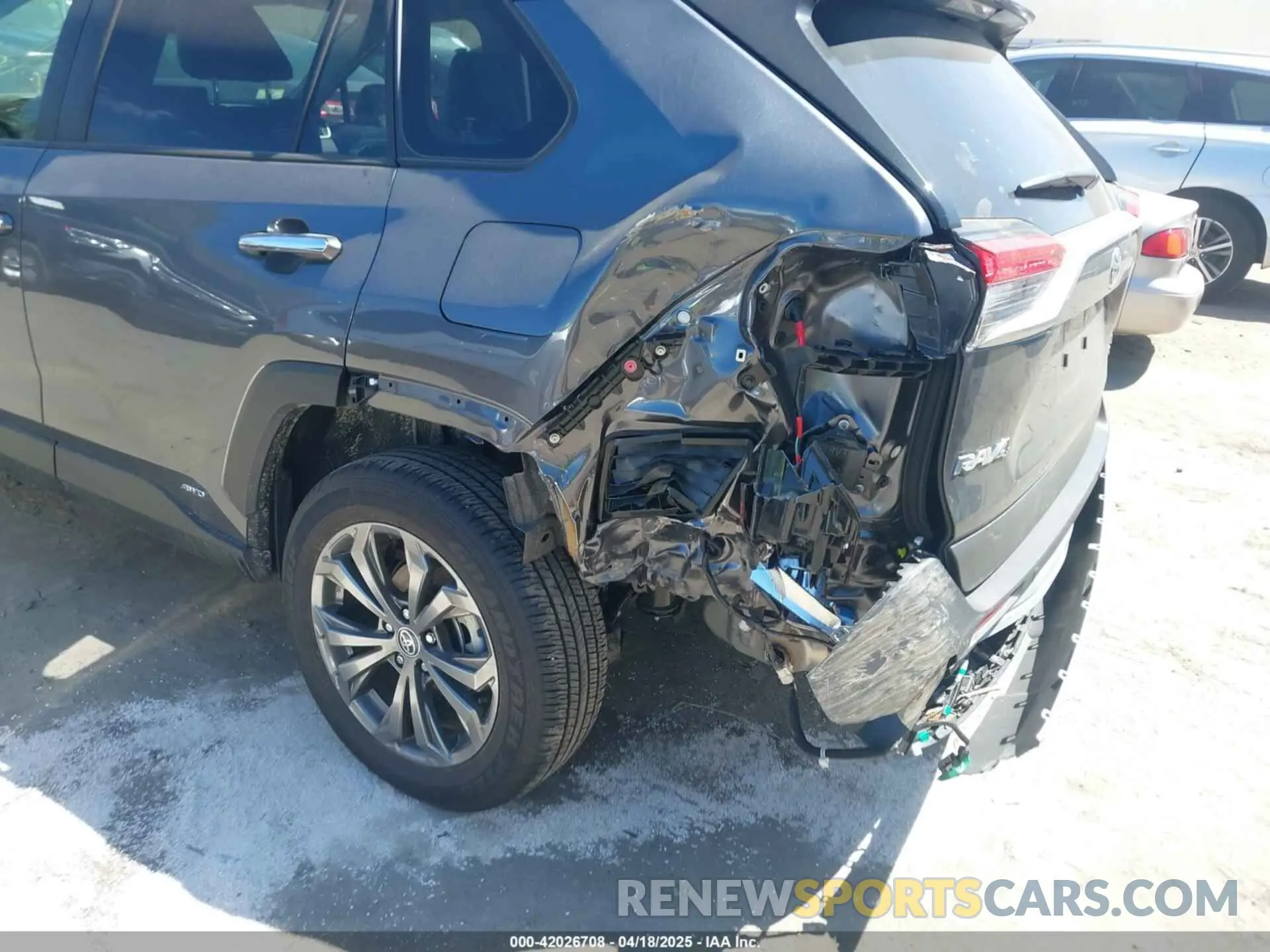 6 Фотография поврежденного автомобиля JTMD6RFVXSD152001 TOYOTA RAV4 HYBRID 2025