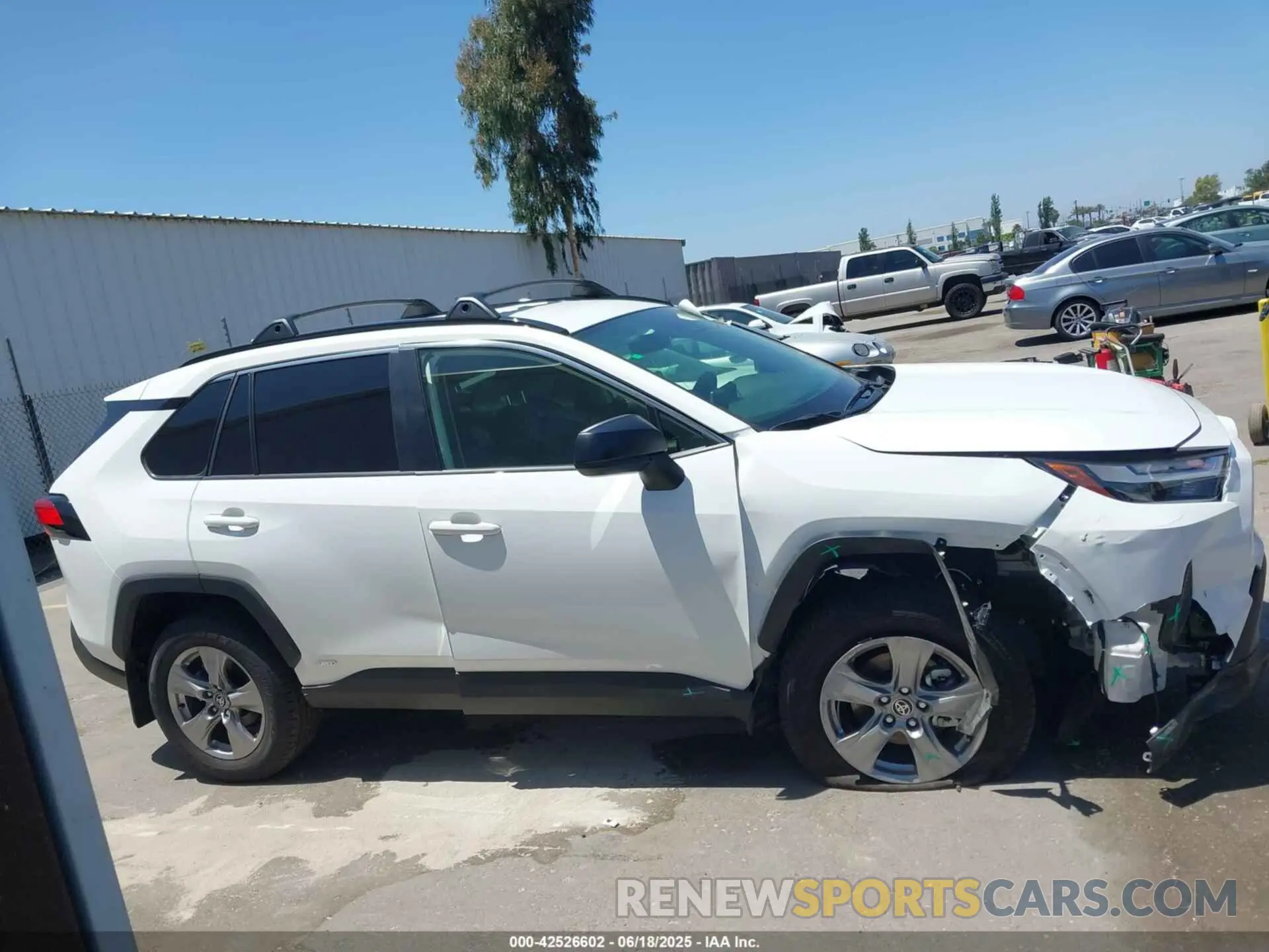 13 Фотография поврежденного автомобиля JTMLWRFV3SD302333 TOYOTA RAV4 HYBRID 2025