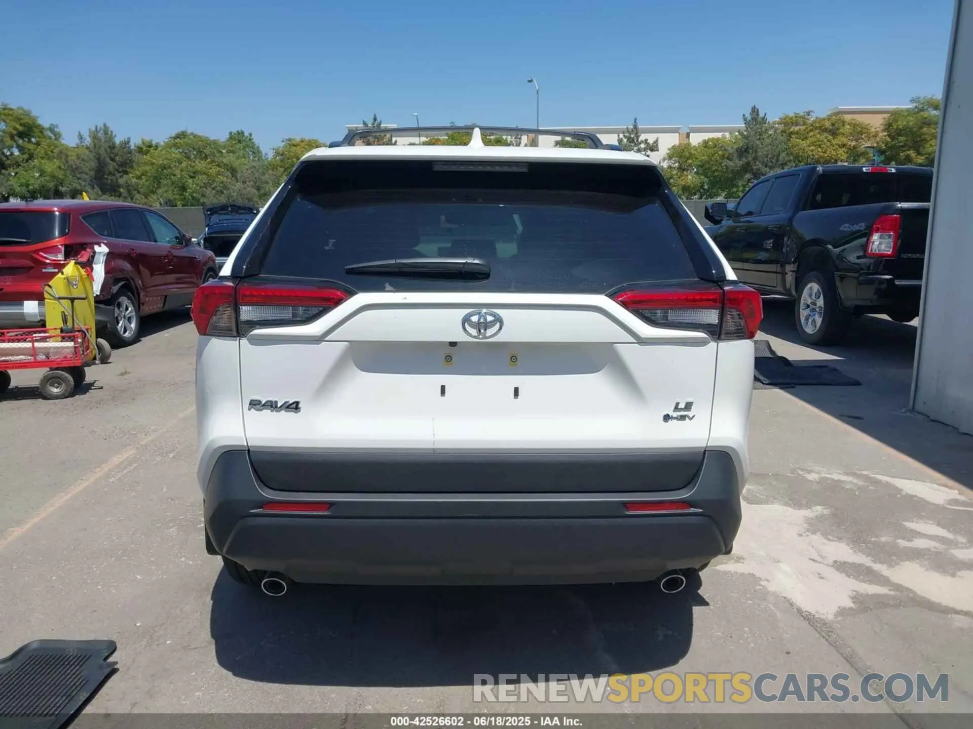 16 Фотография поврежденного автомобиля JTMLWRFV3SD302333 TOYOTA RAV4 HYBRID 2025