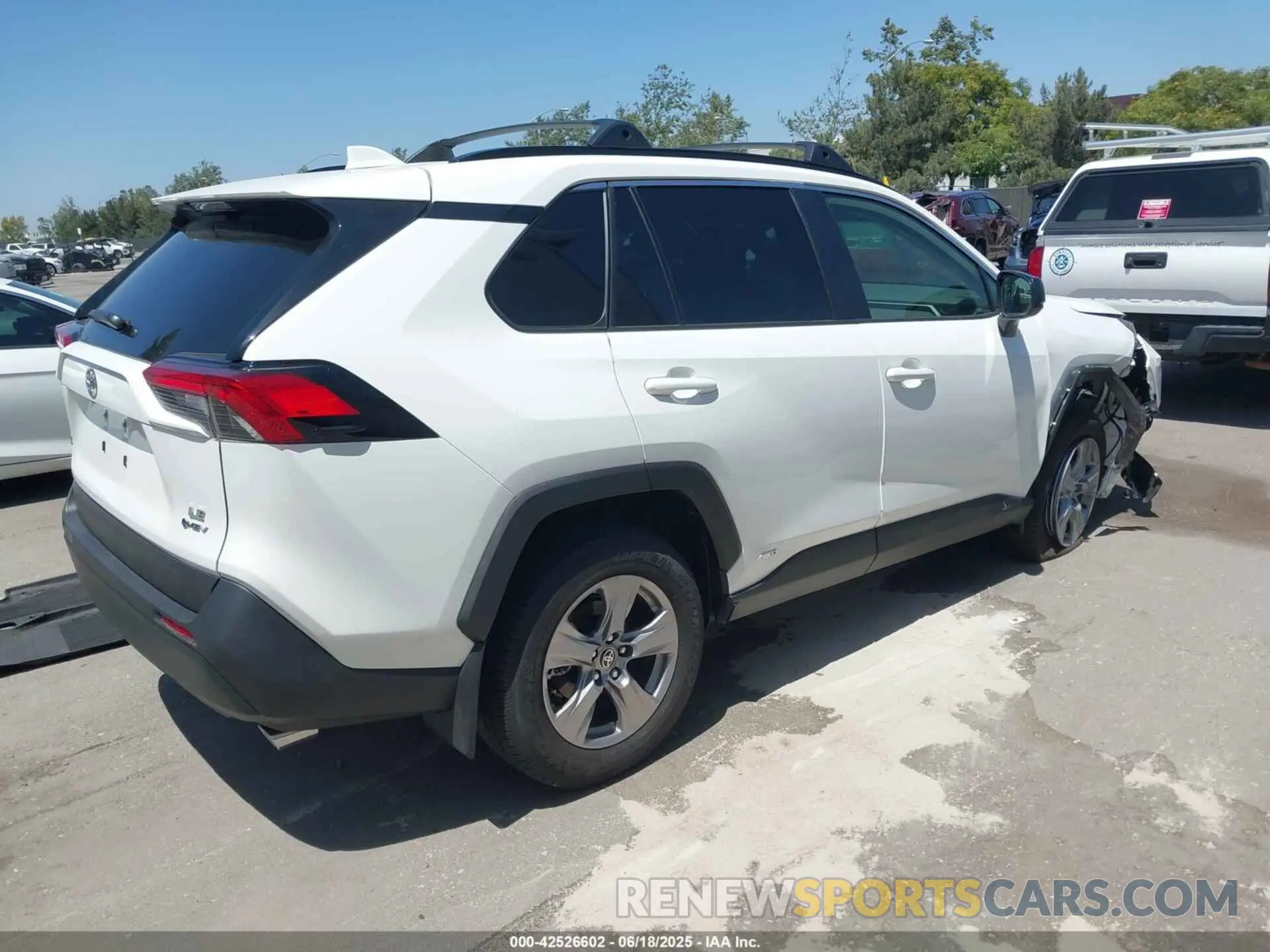 4 Фотография поврежденного автомобиля JTMLWRFV3SD302333 TOYOTA RAV4 HYBRID 2025