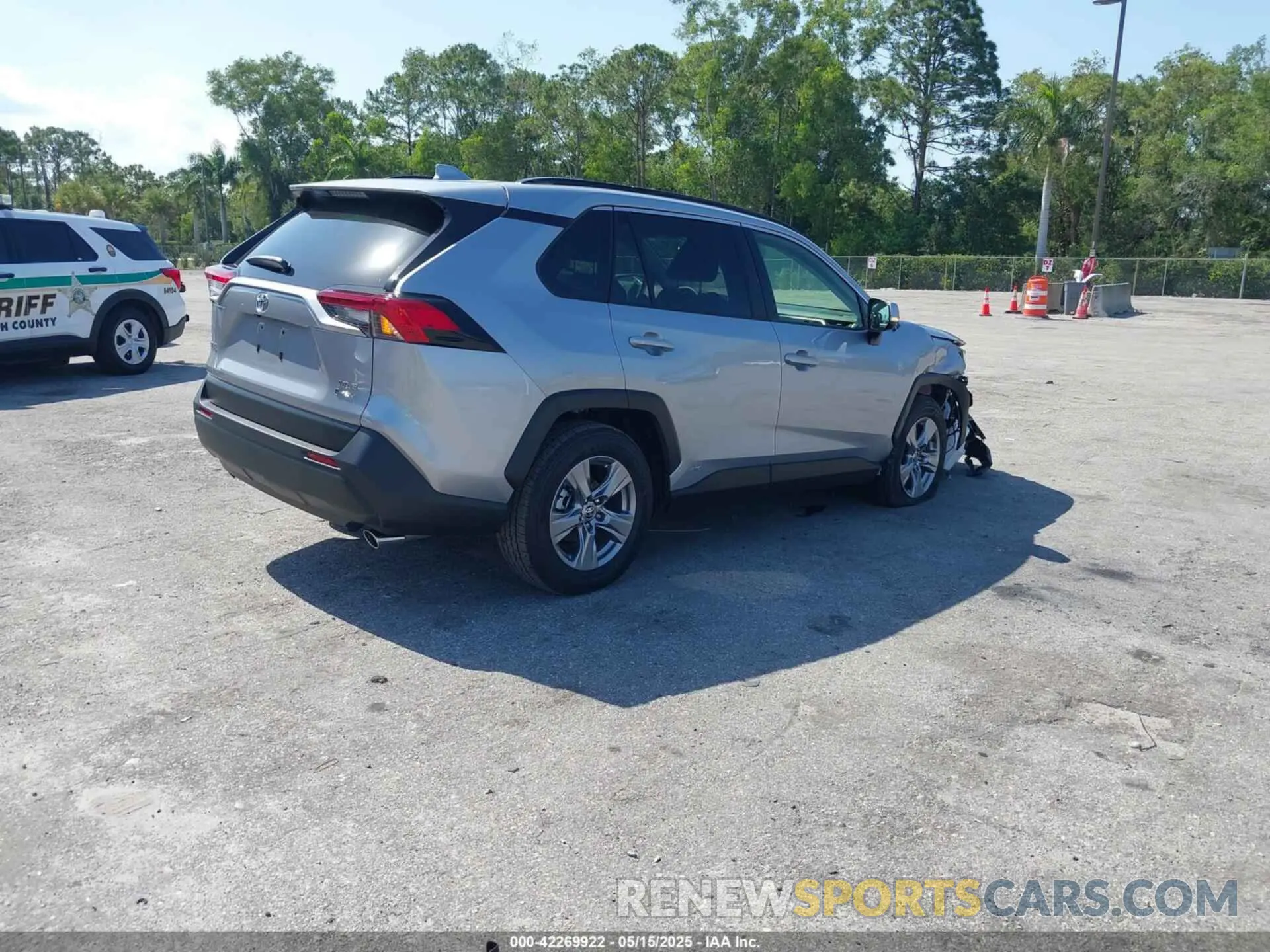 4 Photograph of a damaged car JTMRWRFV0SD285288 TOYOTA RAV4 HYBRID 2025