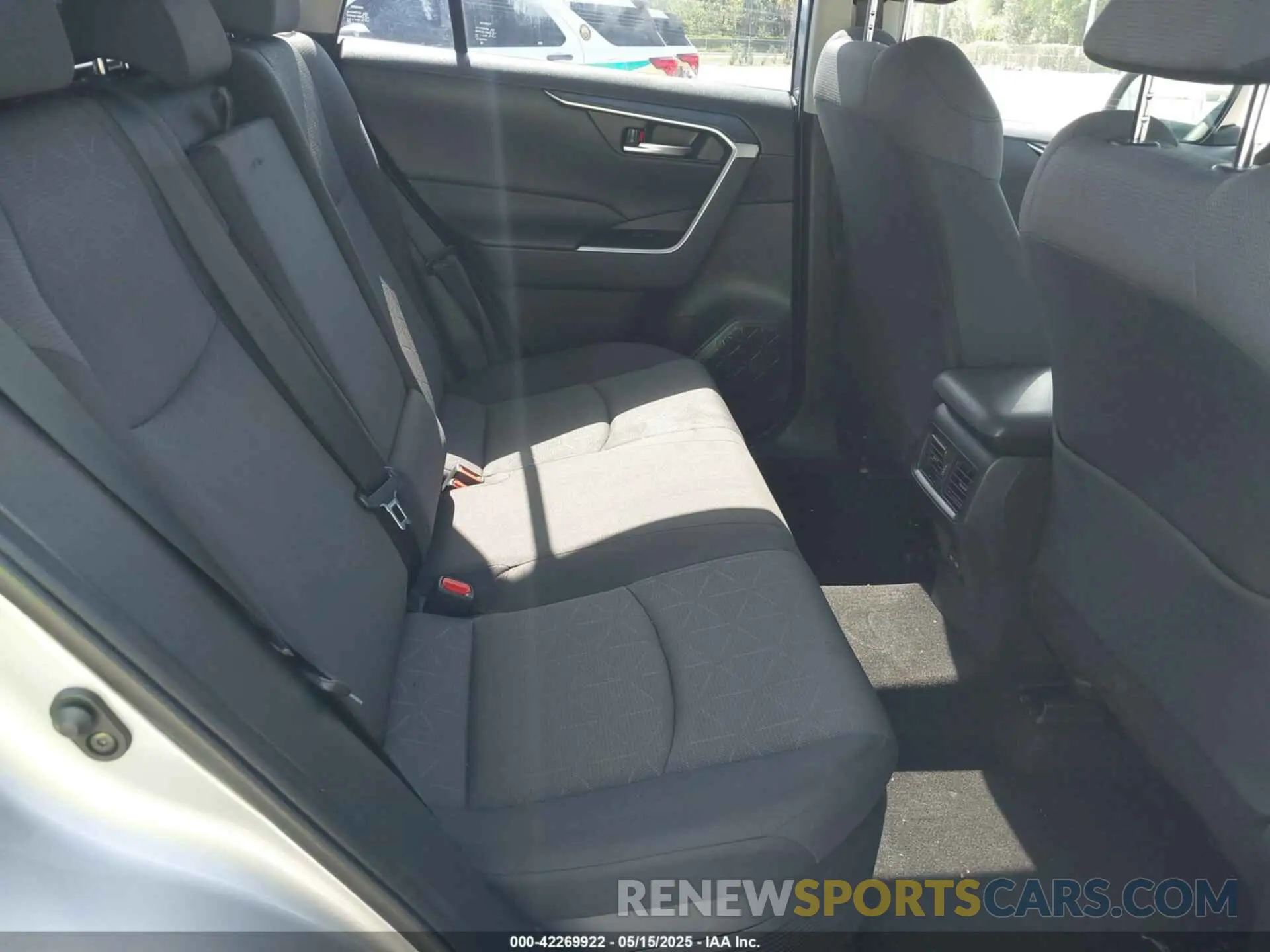 8 Photograph of a damaged car JTMRWRFV0SD285288 TOYOTA RAV4 HYBRID 2025