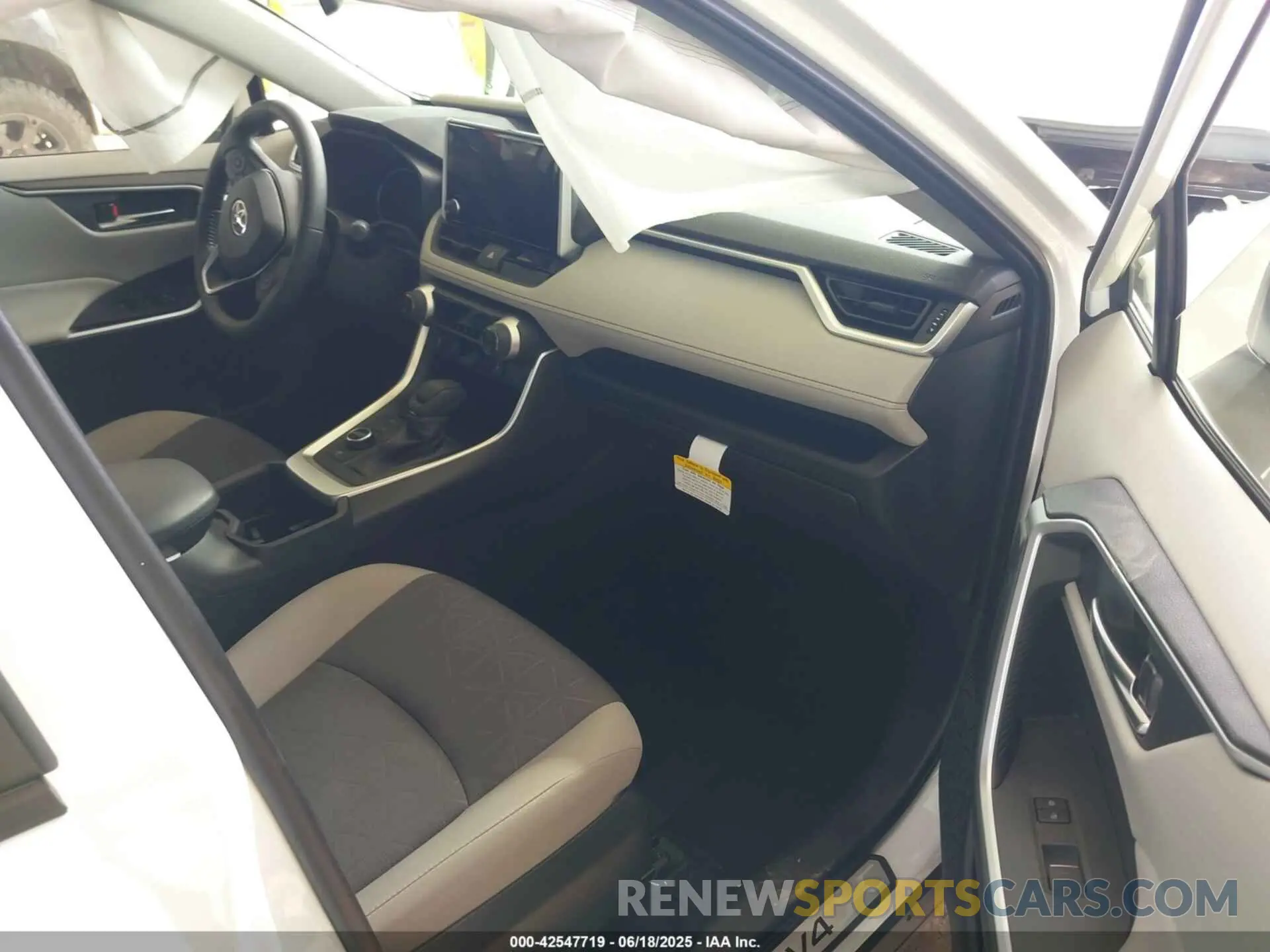 5 Photograph of a damaged car JTMRWRFV2SD286524 TOYOTA RAV4 HYBRID 2025