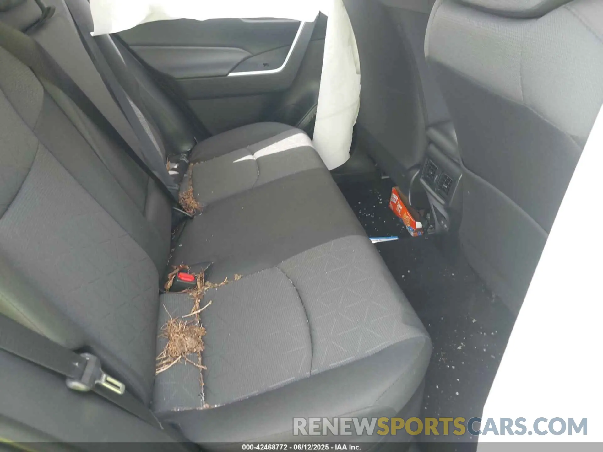 8 Photograph of a damaged car JTMRWRFV2SD600236 TOYOTA RAV4 HYBRID 2025