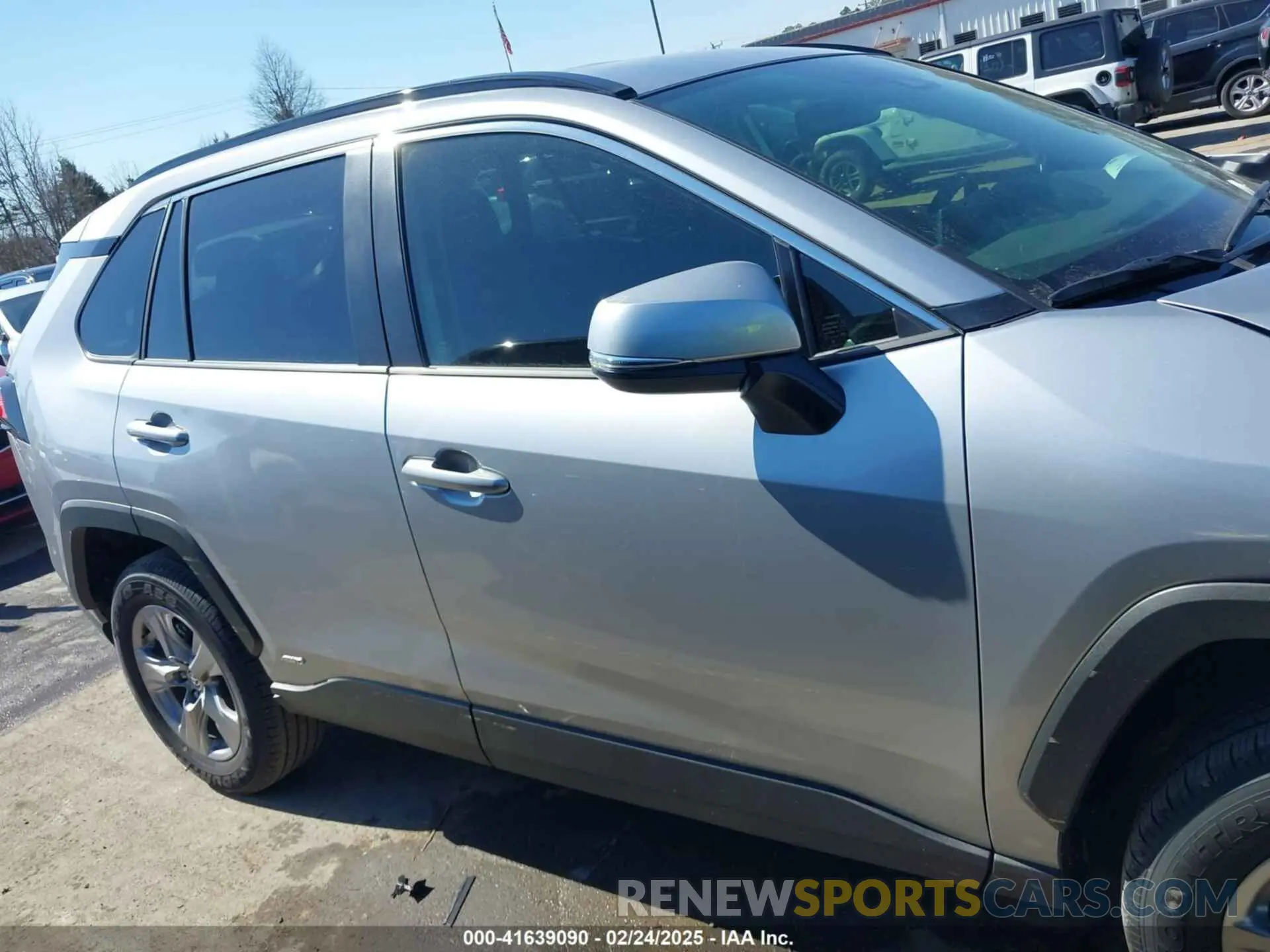 14 Photograph of a damaged car JTMRWRFV6SJ064683 TOYOTA RAV4 HYBRID 2025