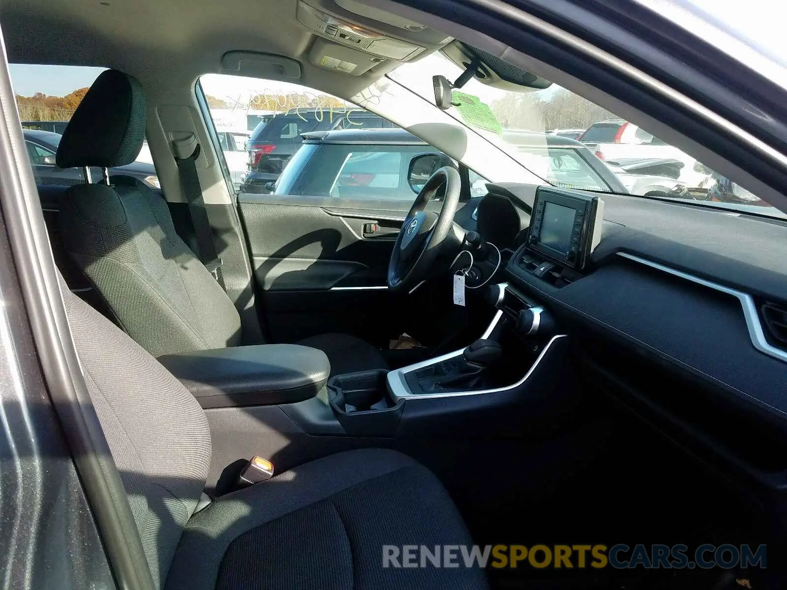5 Фотография поврежденного автомобиля 2T3F1RFV3KC021066 TOYOTA RAV4 LE 2019