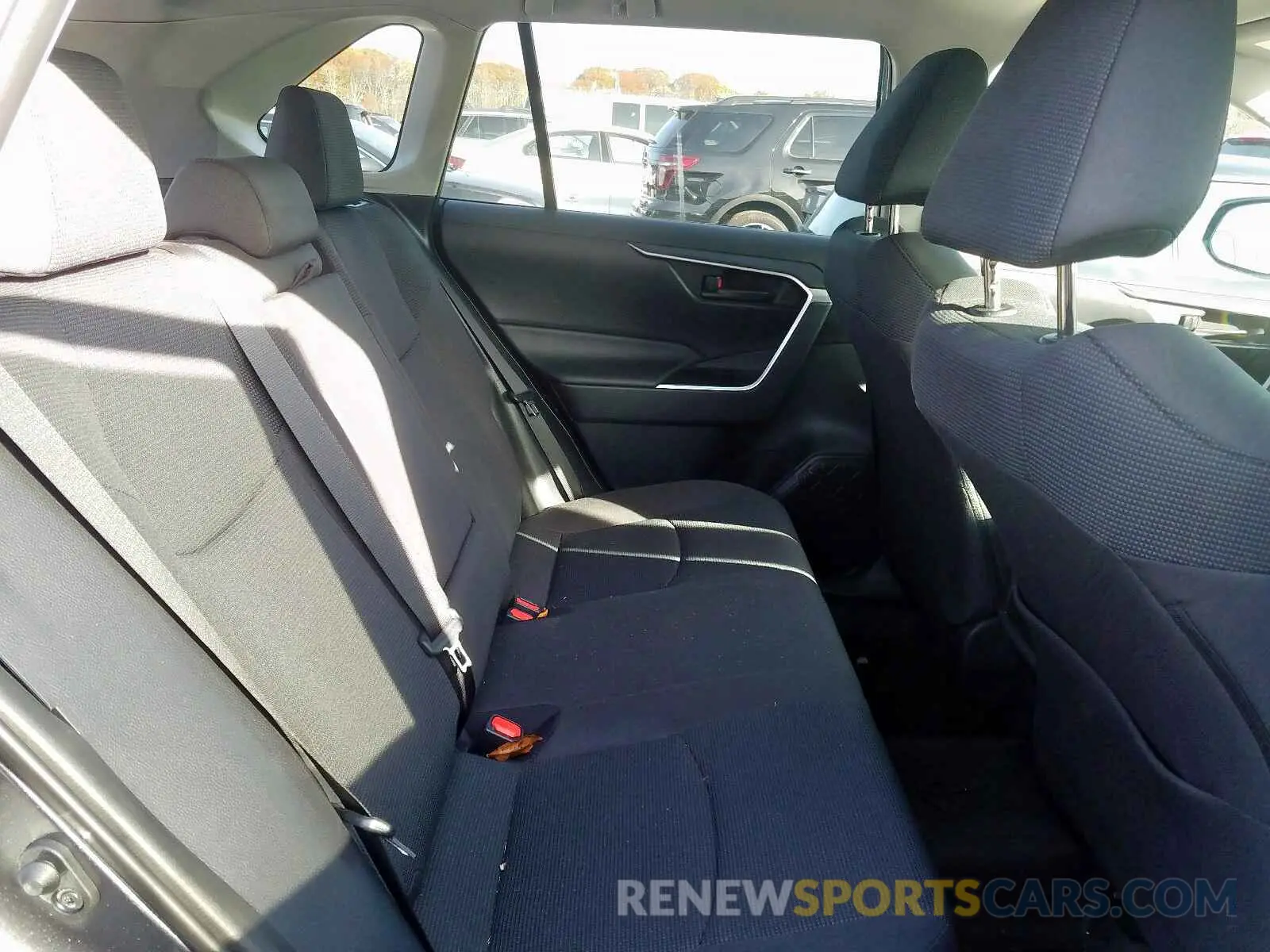 6 Фотография поврежденного автомобиля 2T3F1RFV3KC021066 TOYOTA RAV4 LE 2019