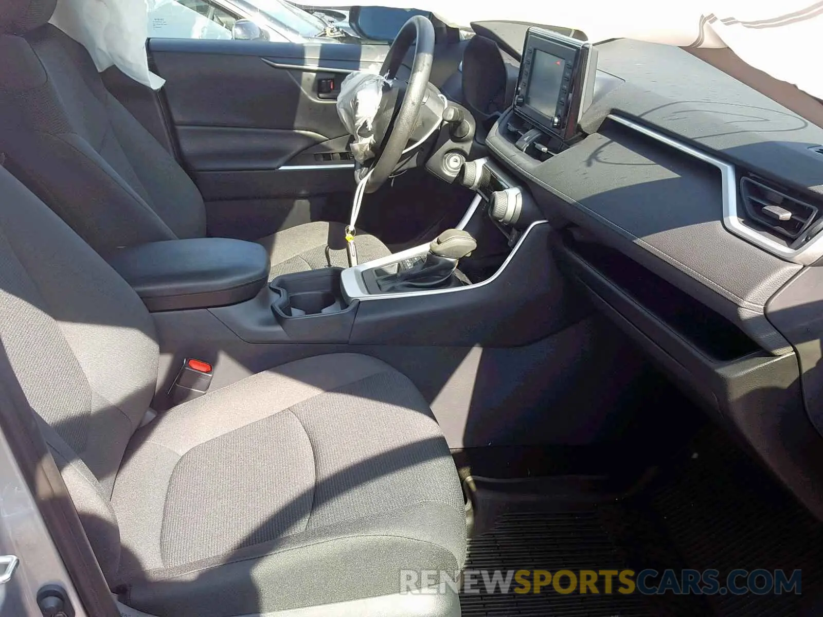 5 Photograph of a damaged car 2T3F1RFV9KC013134 TOYOTA RAV4 LE 2019