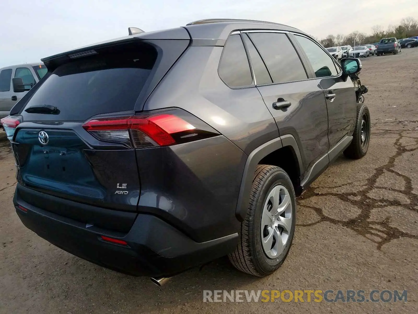 4 Фотография поврежденного автомобиля 2T3G1RFV0KW083866 TOYOTA RAV4 LE 2019