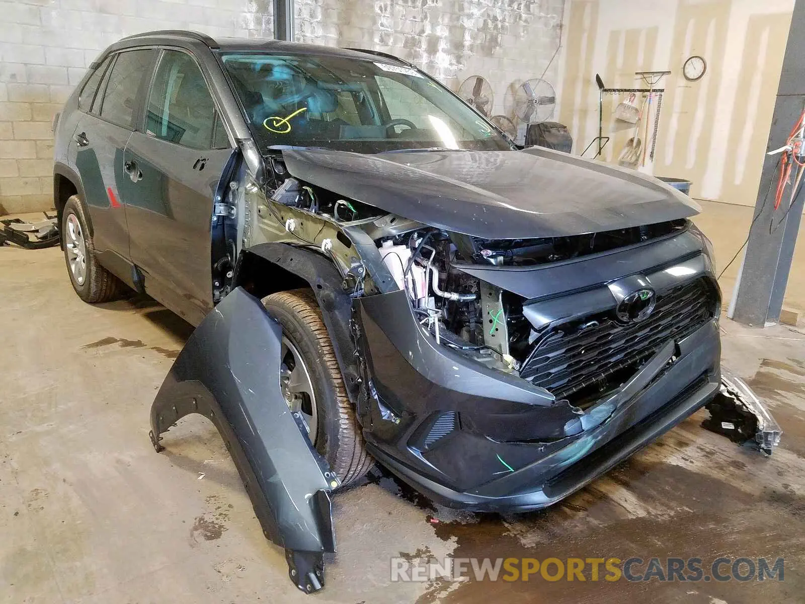 1 Фотография поврежденного автомобиля 2T3G1RFV0KW083883 TOYOTA RAV4 LE 2019