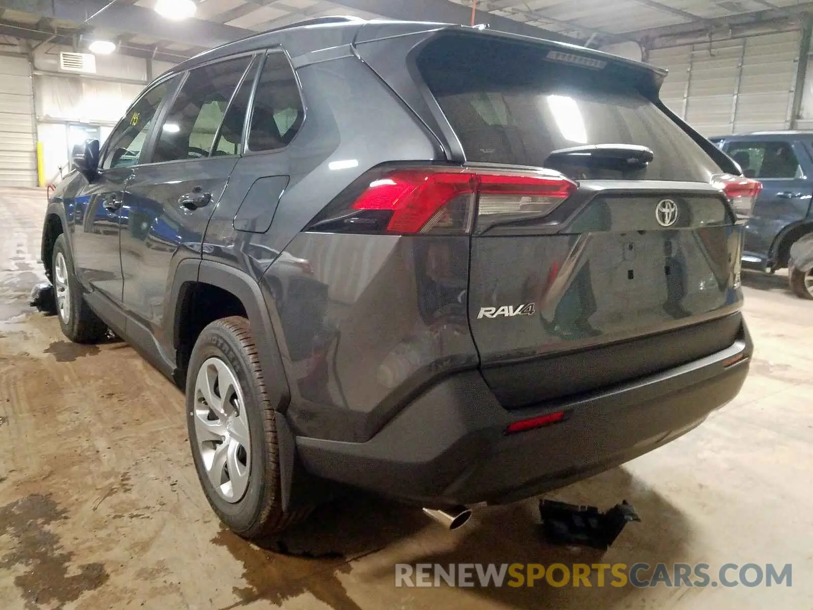 3 Фотография поврежденного автомобиля 2T3G1RFV0KW083883 TOYOTA RAV4 LE 2019