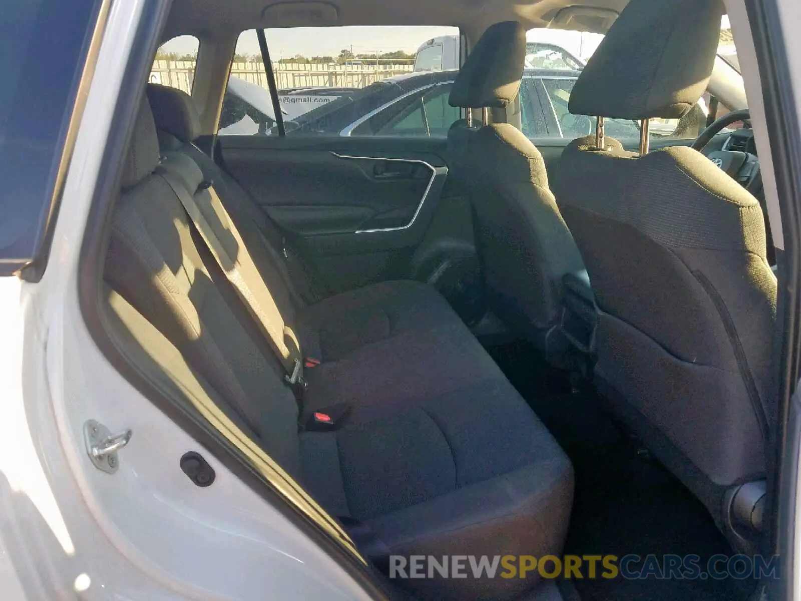 6 Фотография поврежденного автомобиля 2T3H1RFV2KW001141 TOYOTA RAV4 LE 2019