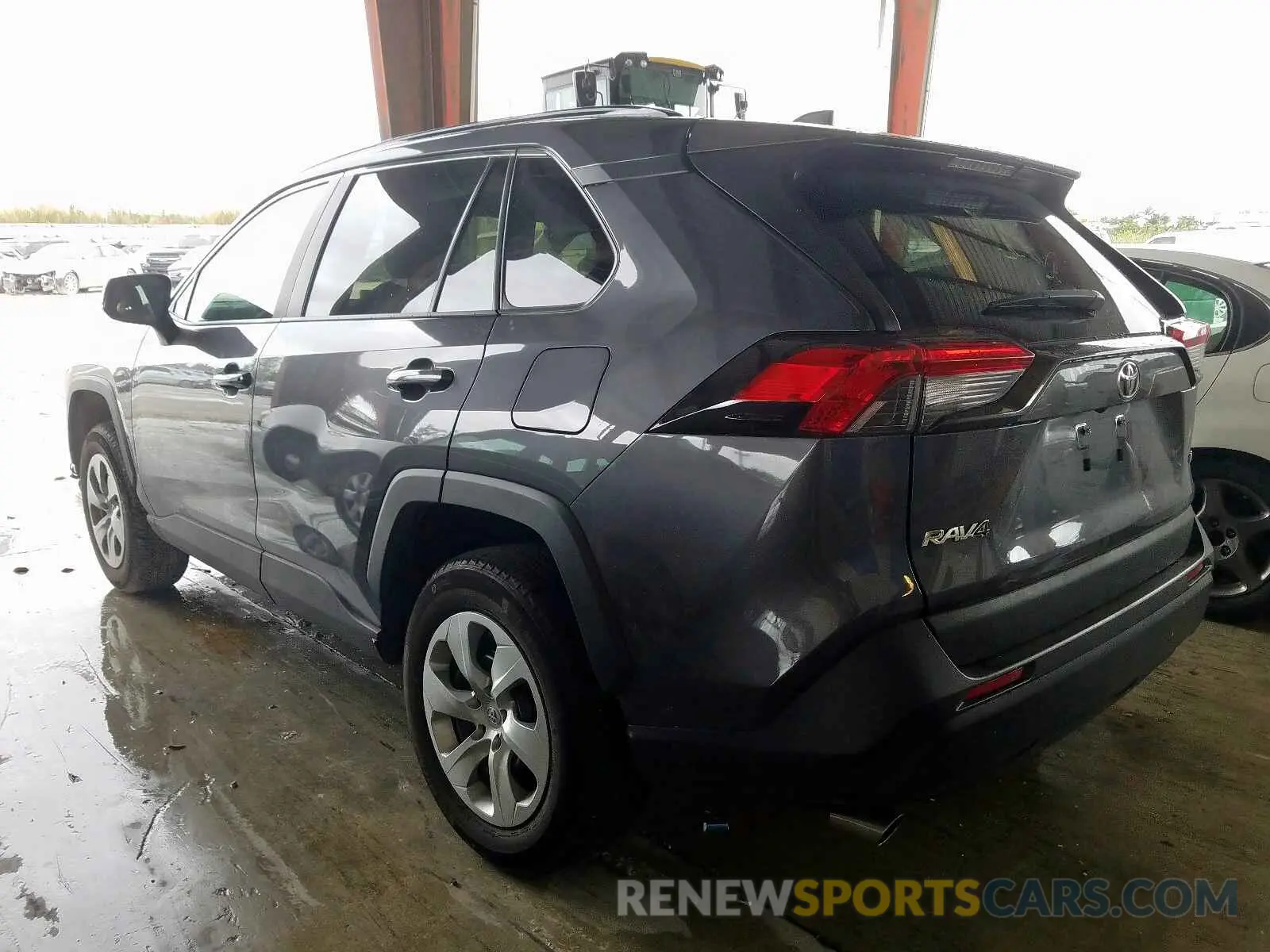 3 Фотография поврежденного автомобиля 2T3H1RFV5KW044498 TOYOTA RAV4 LE 2019