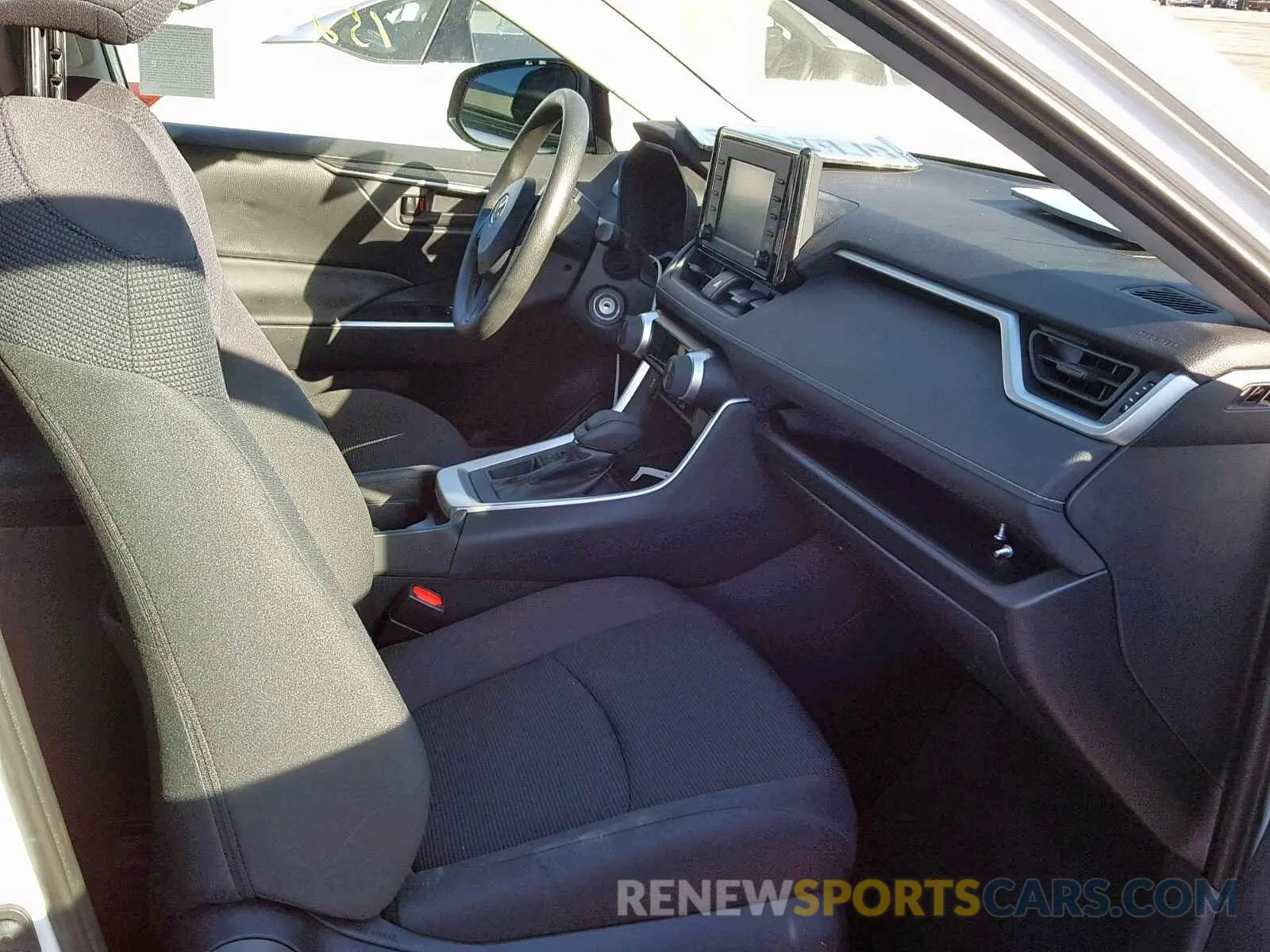 5 Photograph of a damaged car 2T3H1RFV6KC013066 TOYOTA RAV4 LE 2019