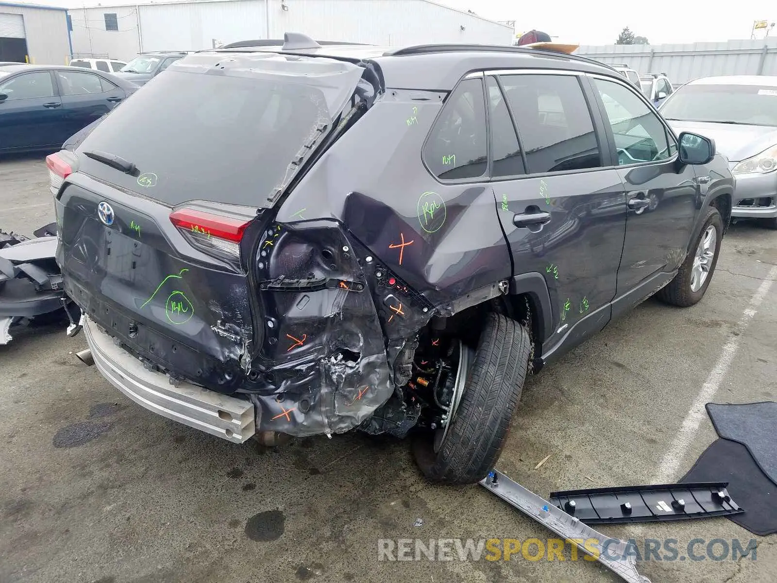 4 Фотография поврежденного автомобиля 2T3LWRFV2KW007601 TOYOTA RAV4 LE 2019
