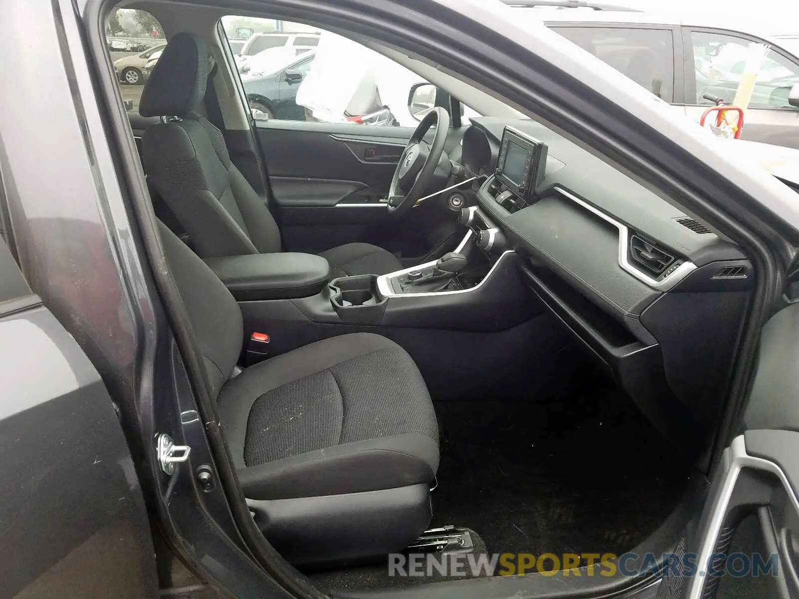 5 Фотография поврежденного автомобиля 2T3LWRFV2KW007601 TOYOTA RAV4 LE 2019