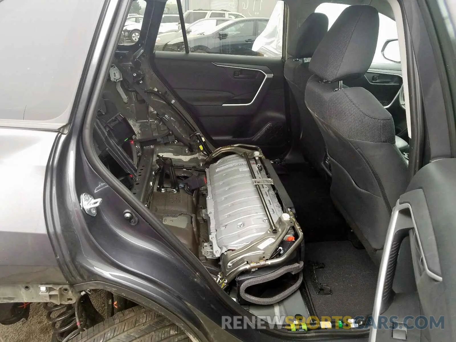 6 Фотография поврежденного автомобиля 2T3LWRFV2KW007601 TOYOTA RAV4 LE 2019