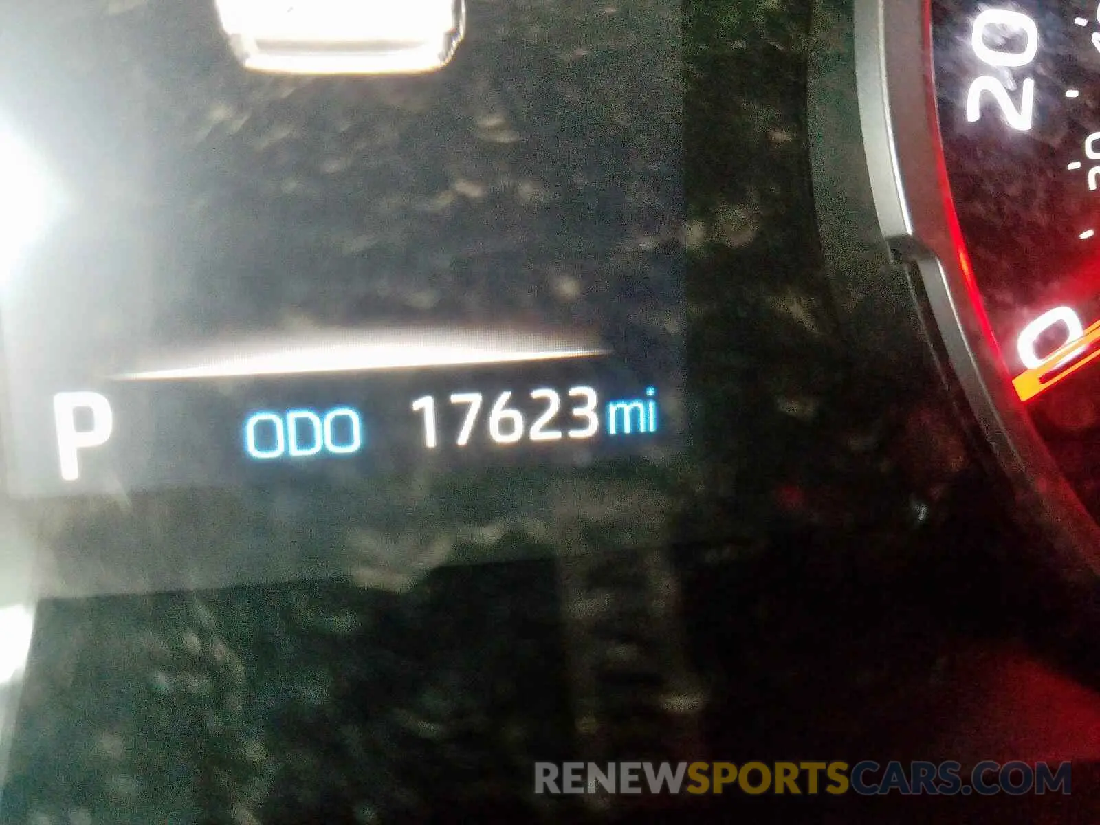8 Фотография поврежденного автомобиля JTMF1RFV6KD002068 TOYOTA RAV4 LE 2019