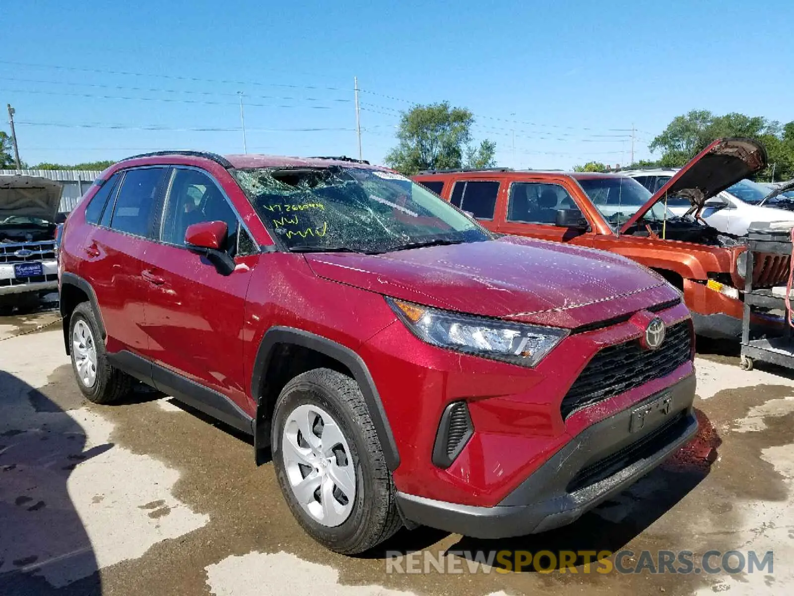 1 Photograph of a damaged car JTMG1RFV0KJ002105 TOYOTA RAV4 LE 2019