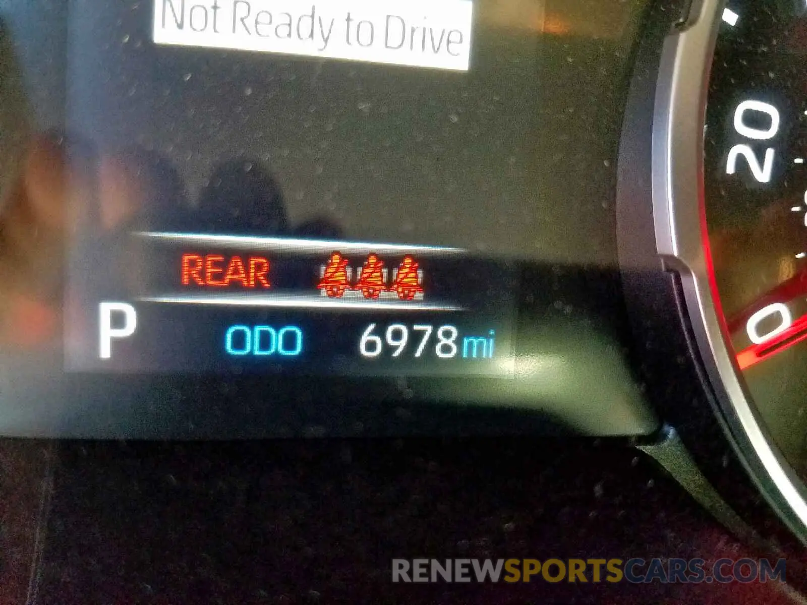 8 Photograph of a damaged car JTMG1RFV0KJ002105 TOYOTA RAV4 LE 2019