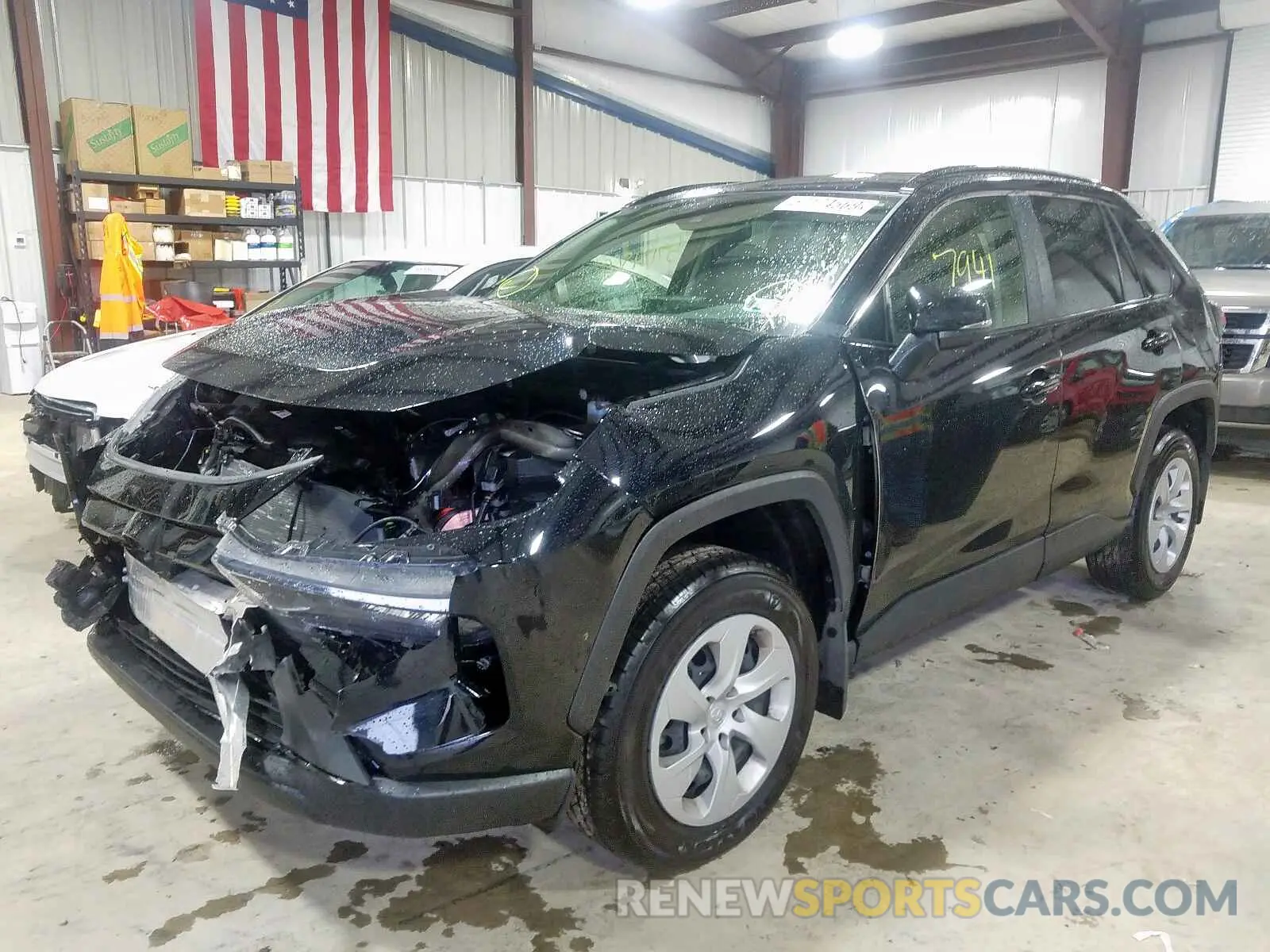 2 Фотография поврежденного автомобиля JTMG1RFV1KJ004963 TOYOTA RAV4 LE 2019