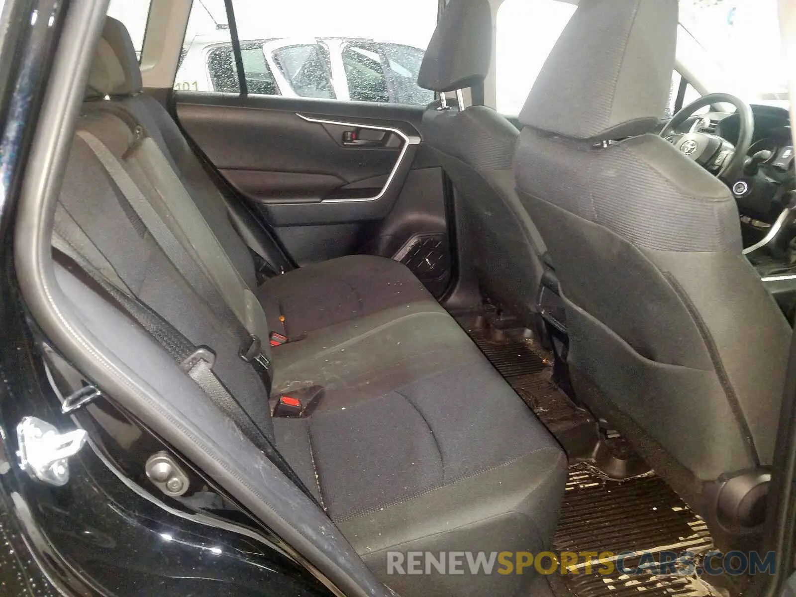 6 Фотография поврежденного автомобиля JTMG1RFV1KJ004963 TOYOTA RAV4 LE 2019