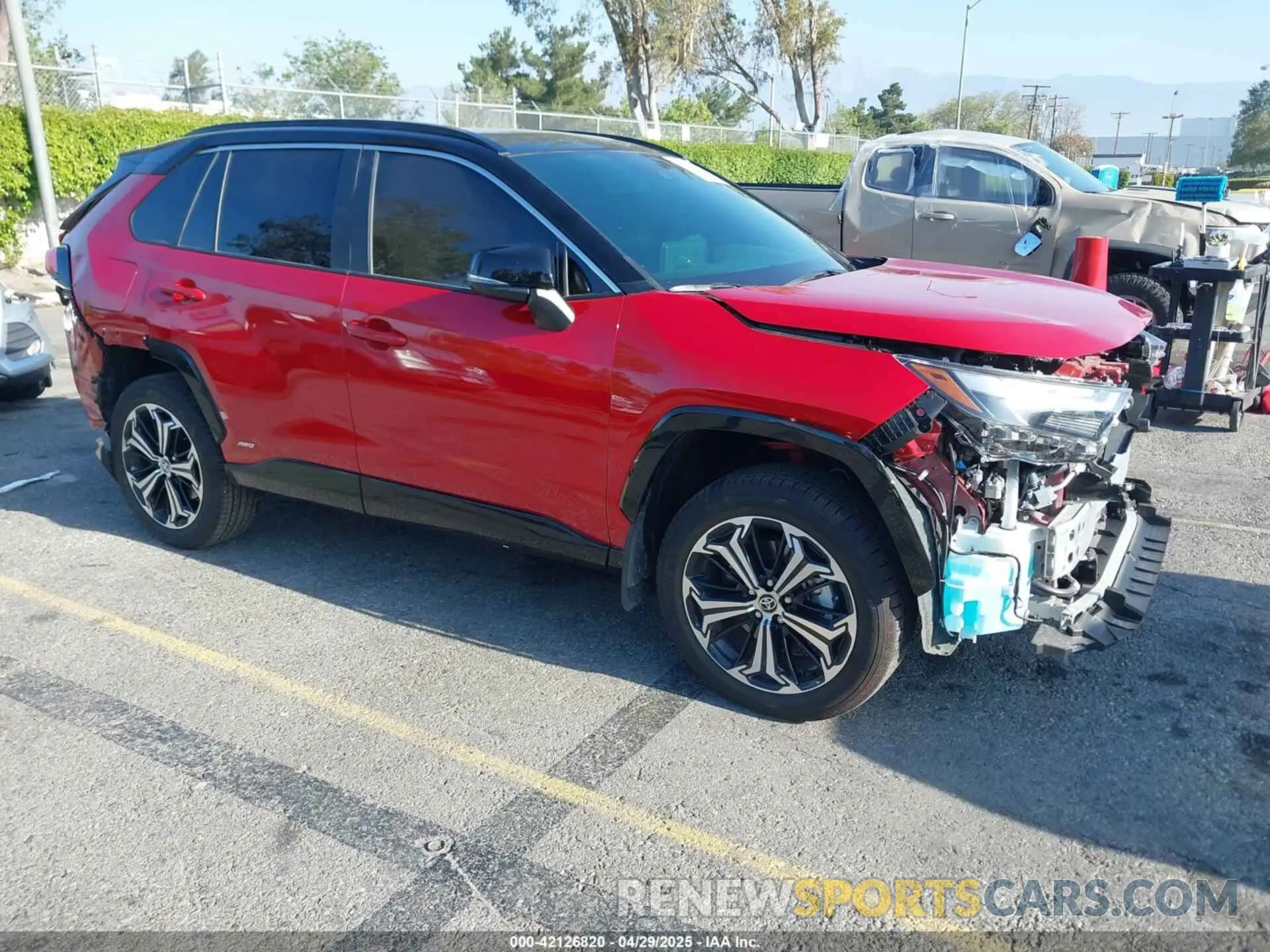 1 Фотография поврежденного автомобиля JTMEB3FVXSD244190 TOYOTA RAV4 PLUG-IN HYBRID 2025