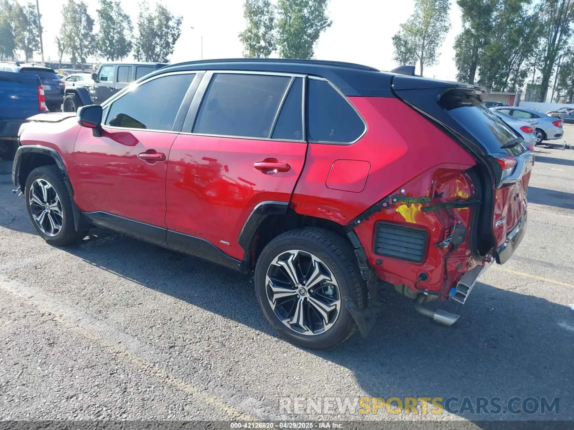3 Фотография поврежденного автомобиля JTMEB3FVXSD244190 TOYOTA RAV4 PLUG-IN HYBRID 2025
