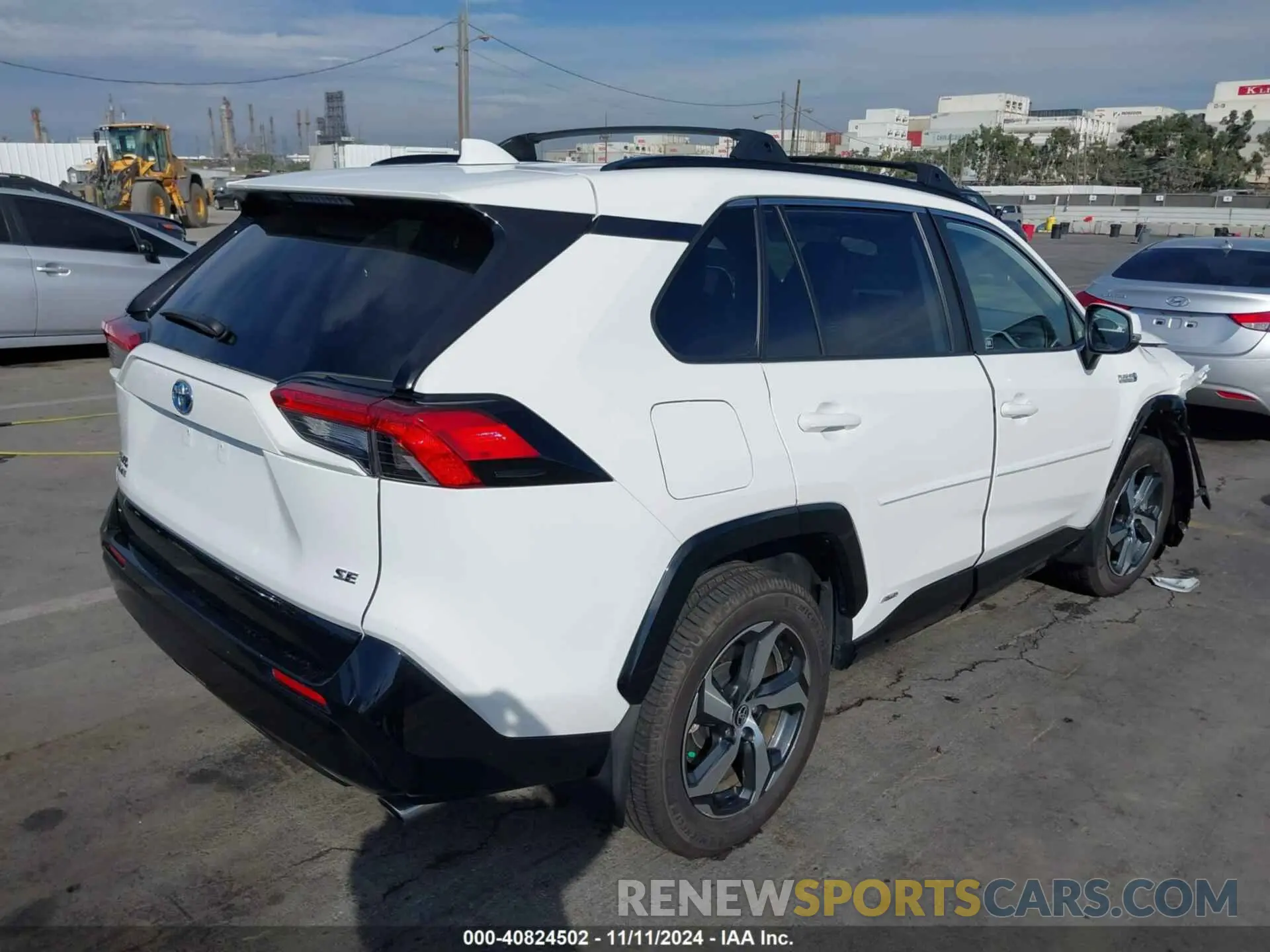 4 Photograph of a damaged car JTMAB3FV9MD054186 TOYOTA RAV4 PRIME 2021