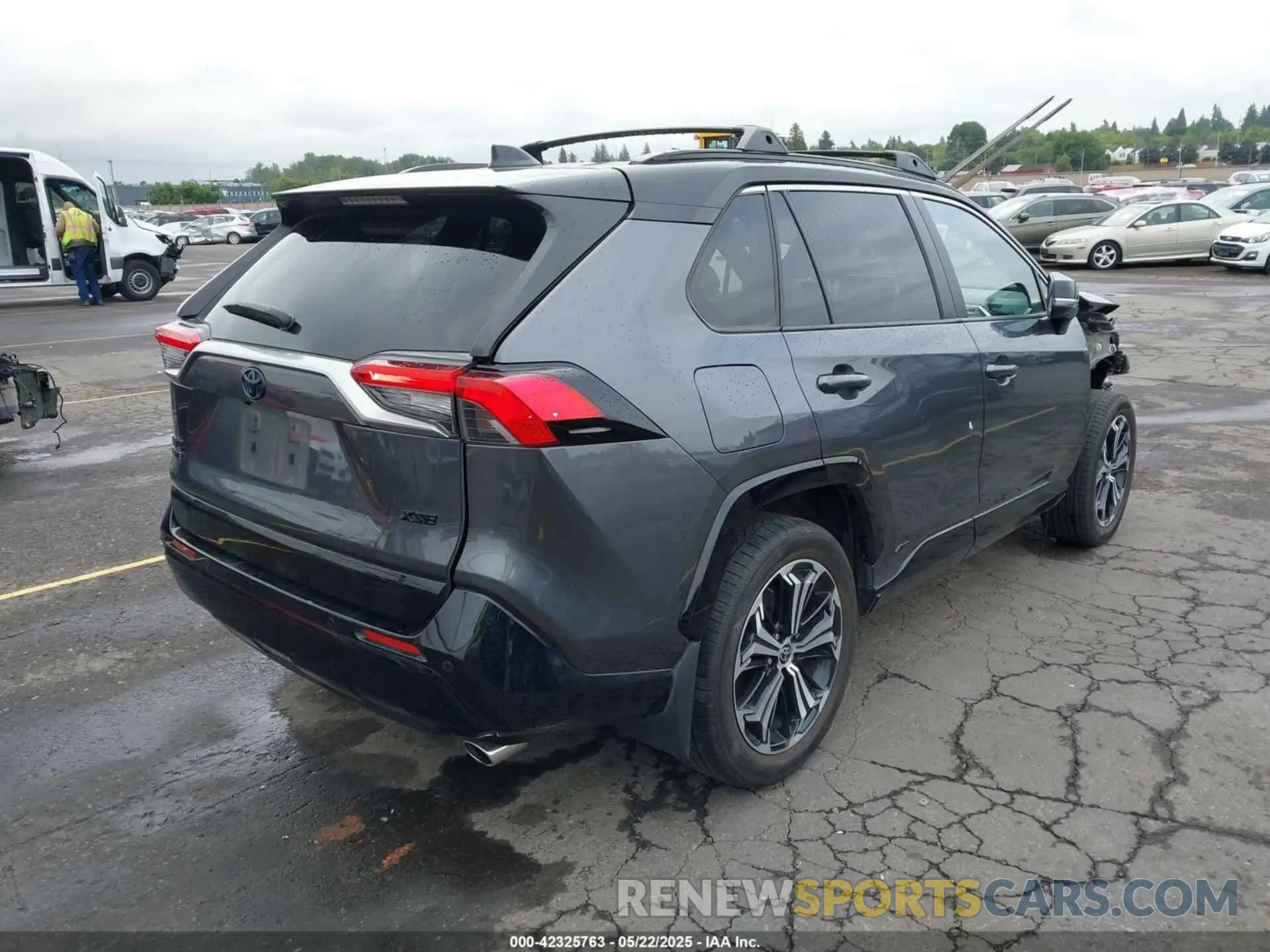 4 Photograph of a damaged car JTMFB3FV4MD065831 TOYOTA RAV4 PRIME 2021