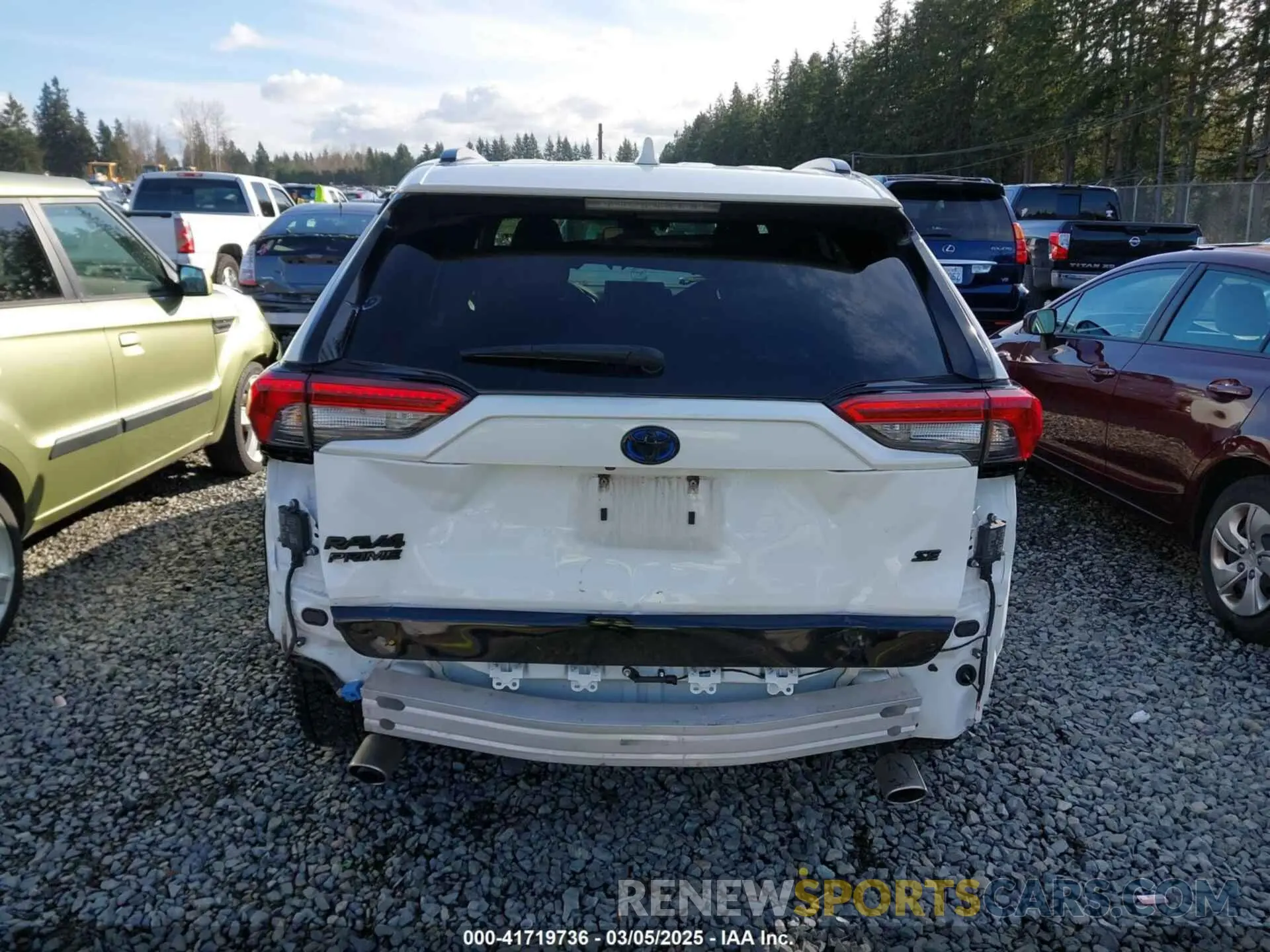 17 Photograph of a damaged car JTMAB3FV6ND105659 TOYOTA RAV4 PRIME 2022