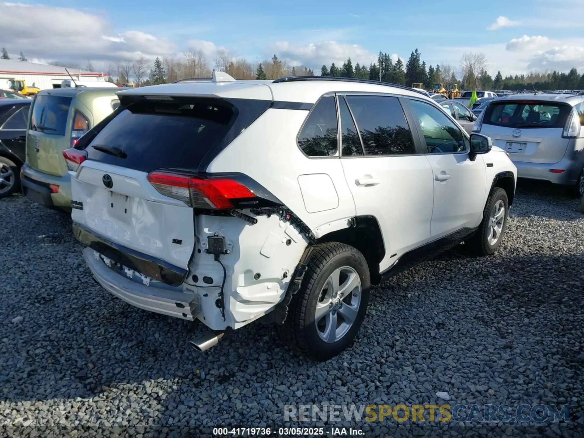 4 Photograph of a damaged car JTMAB3FV6ND105659 TOYOTA RAV4 PRIME 2022