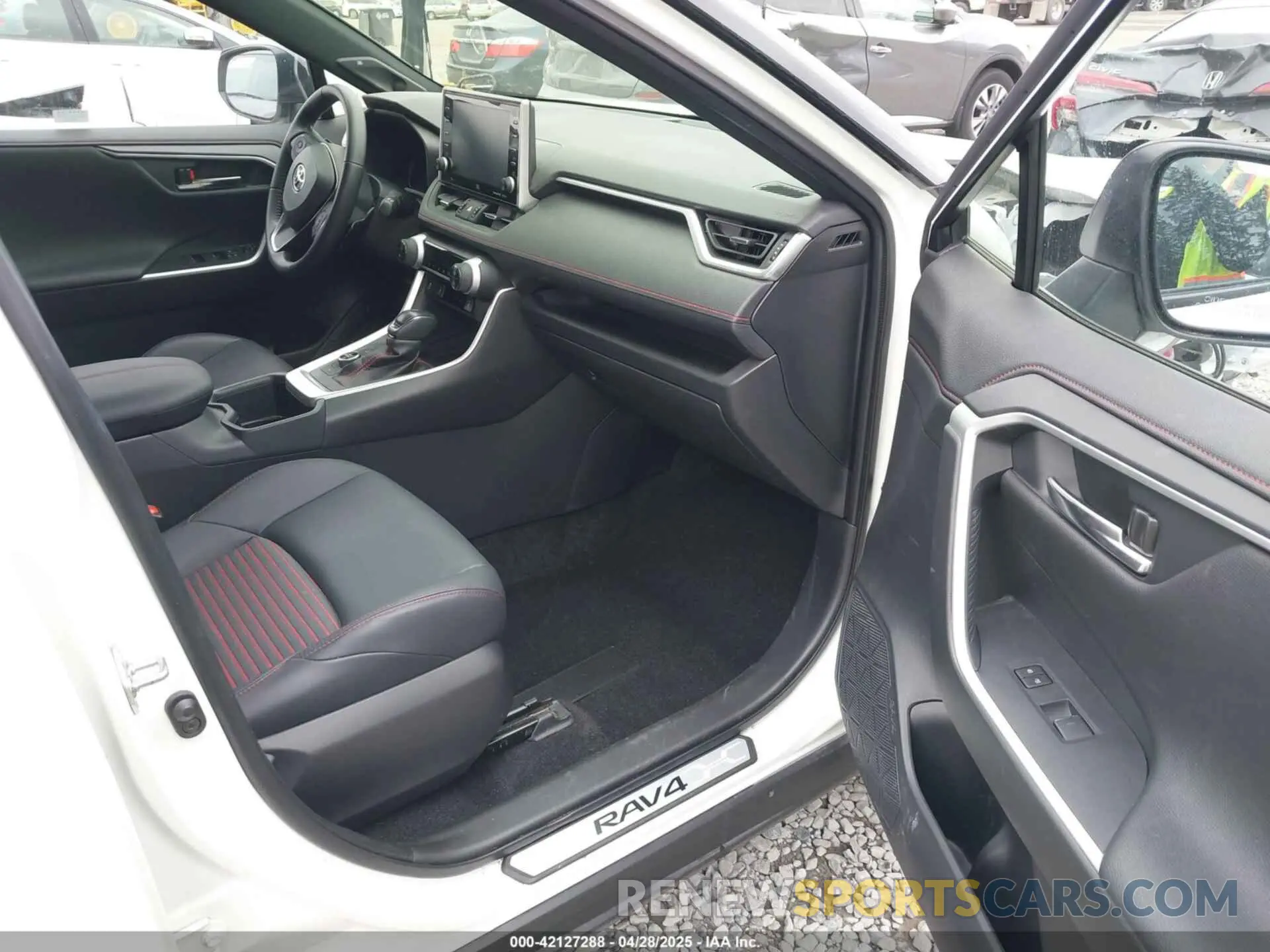 5 Photograph of a damaged car JTMEB3FV1ND100256 TOYOTA RAV4 PRIME 2022
