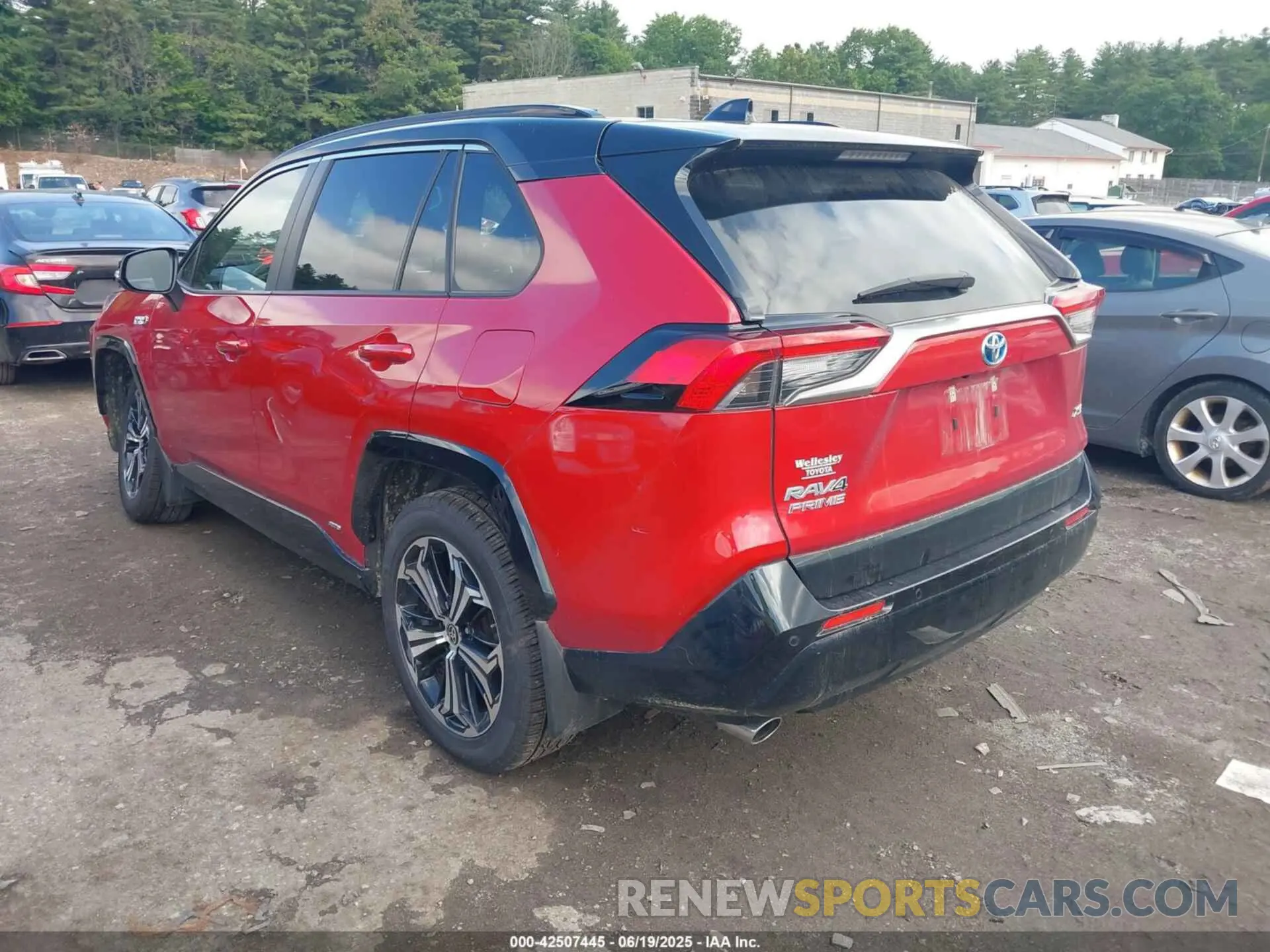 3 Photograph of a damaged car JTMFB3FV7ND083838 TOYOTA RAV4 PRIME 2022