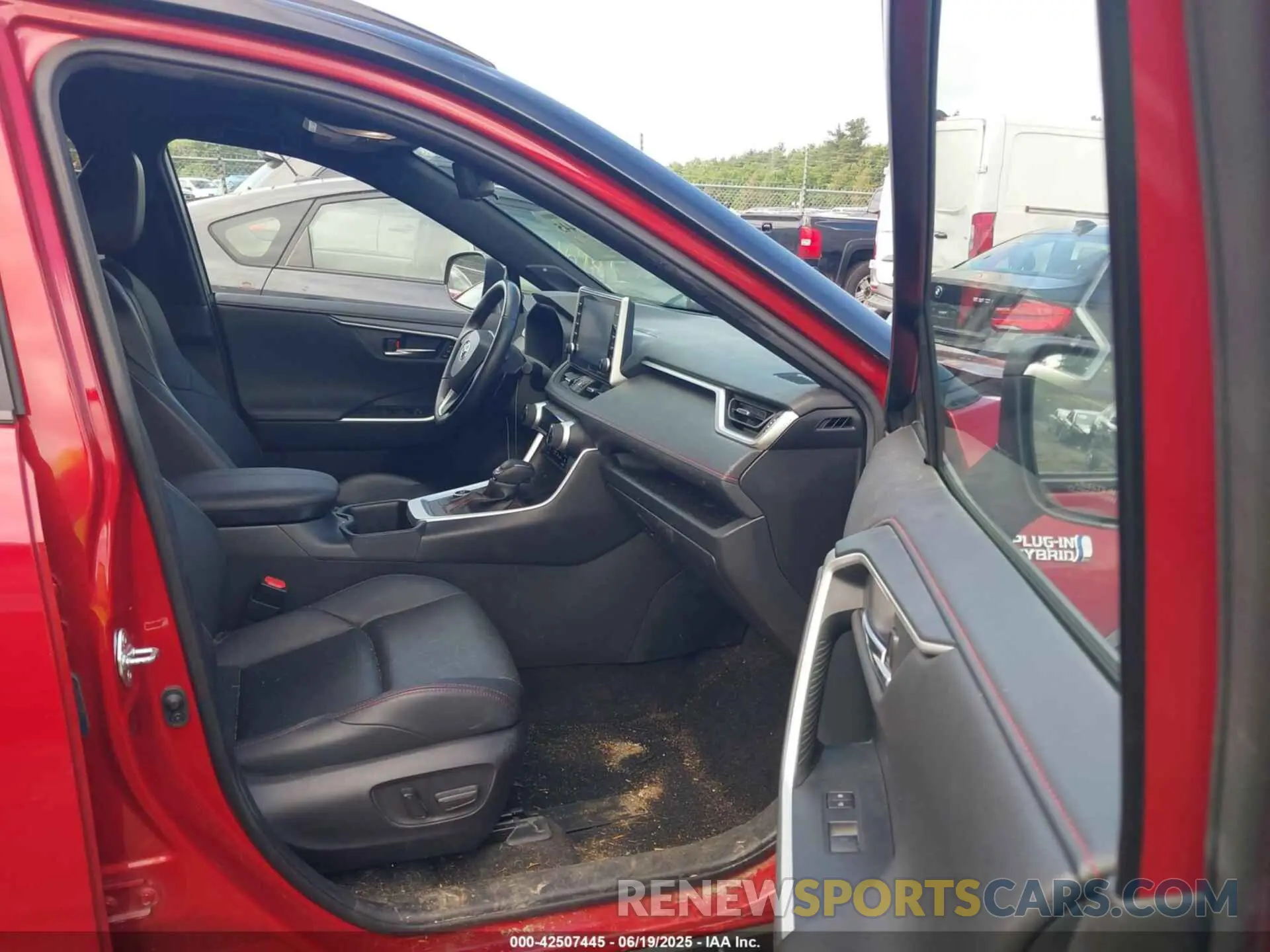5 Photograph of a damaged car JTMFB3FV7ND083838 TOYOTA RAV4 PRIME 2022
