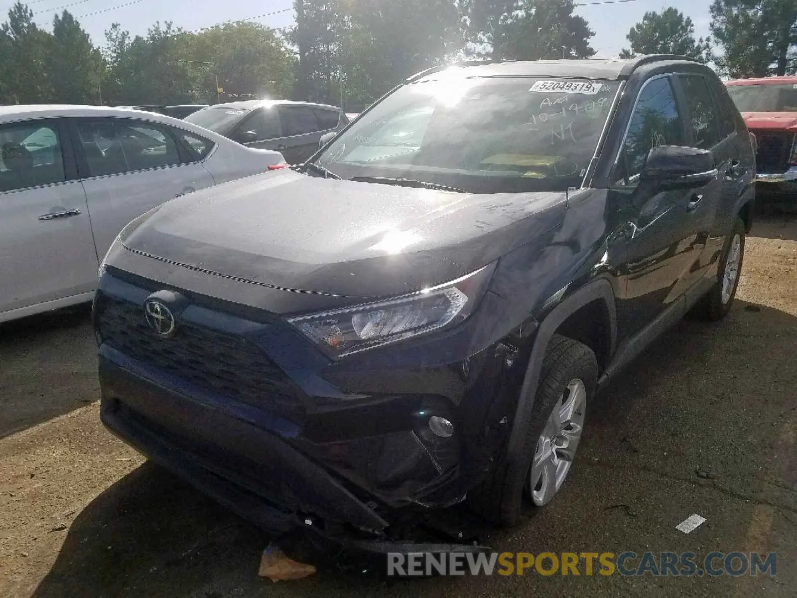 2 Фотография поврежденного автомобиля 2T3P1RFV0KW062600 TOYOTA RAV4 XLE 2019