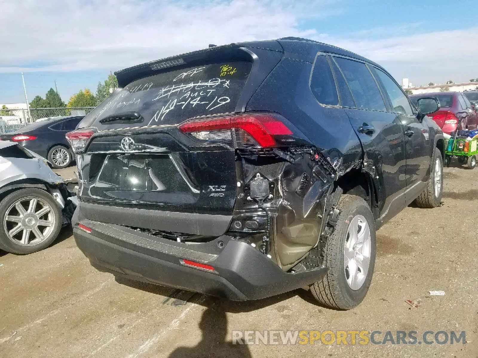 4 Фотография поврежденного автомобиля 2T3P1RFV0KW062600 TOYOTA RAV4 XLE 2019