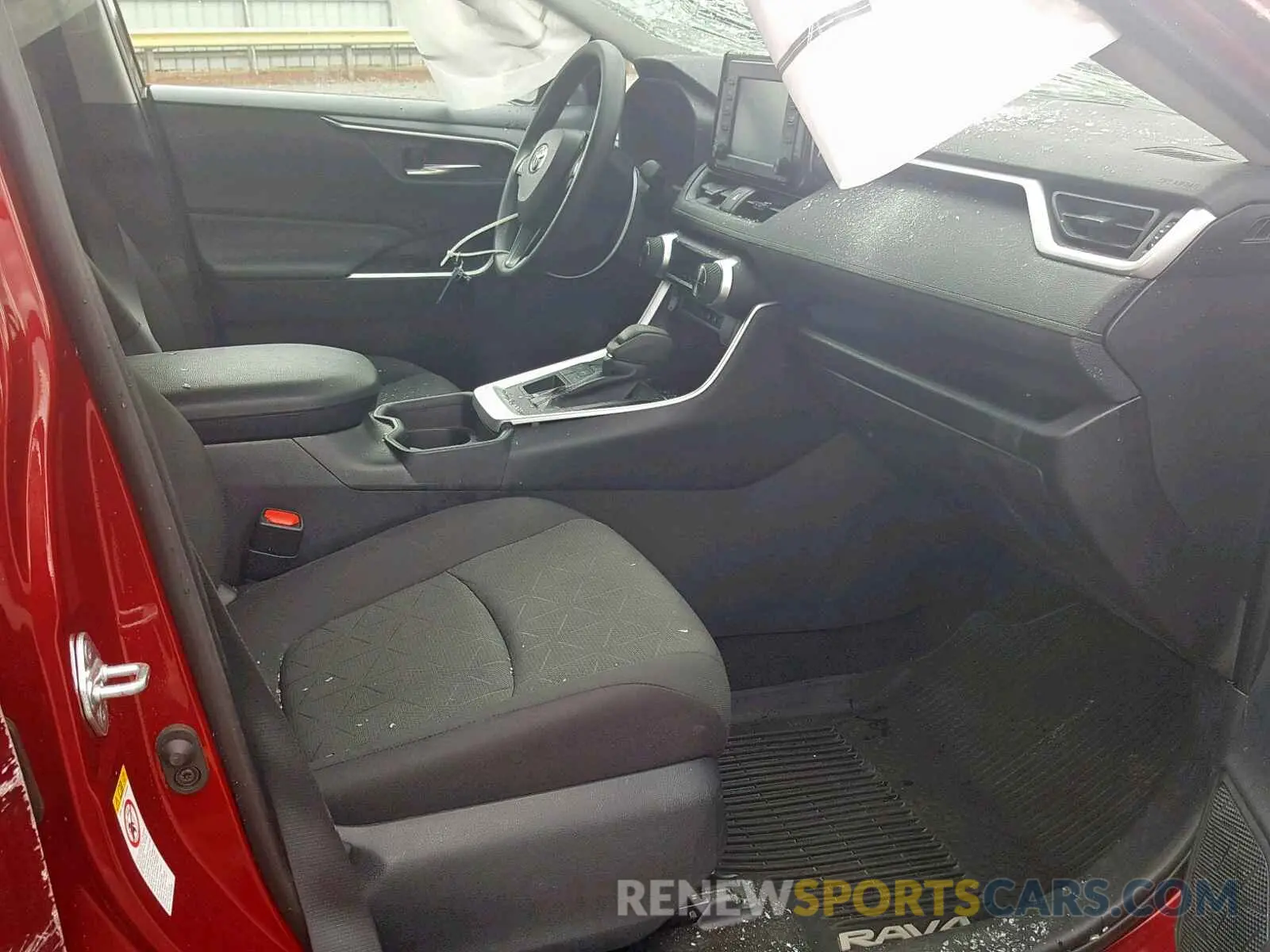 5 Photograph of a damaged car 2T3P1RFVXKW010892 TOYOTA RAV4 XLE 2019