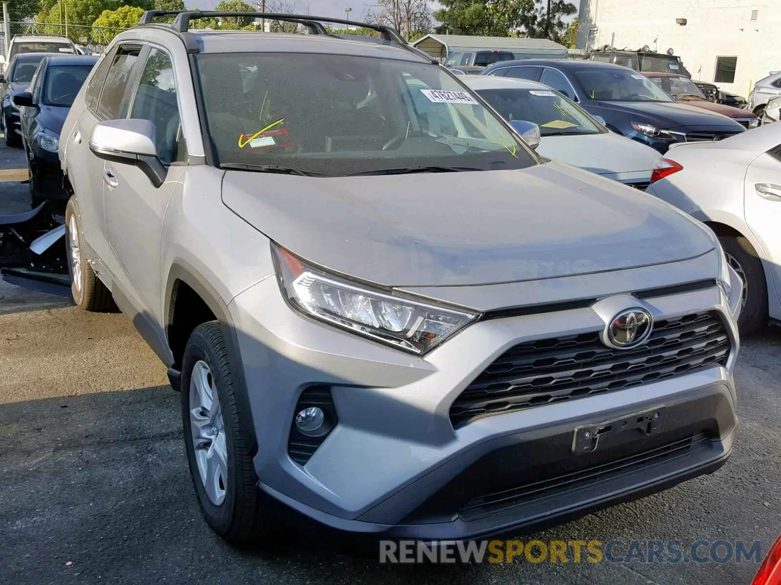 1 Photograph of a damaged car 2T3W1RFV3KW022328 TOYOTA RAV4 XLE 2019