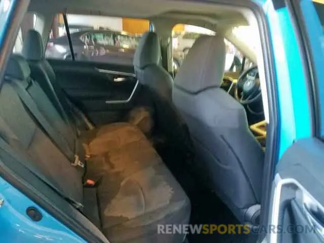6 Photograph of a damaged car JTMP1RFV7KD012595 TOYOTA RAV4 XLE 2019