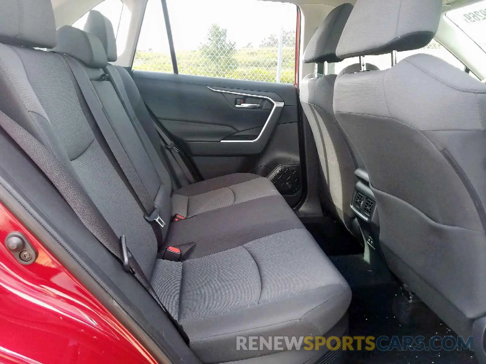 6 Фотография поврежденного автомобиля JTMRWRFV0KD501656 TOYOTA RAV4 XLE 2019