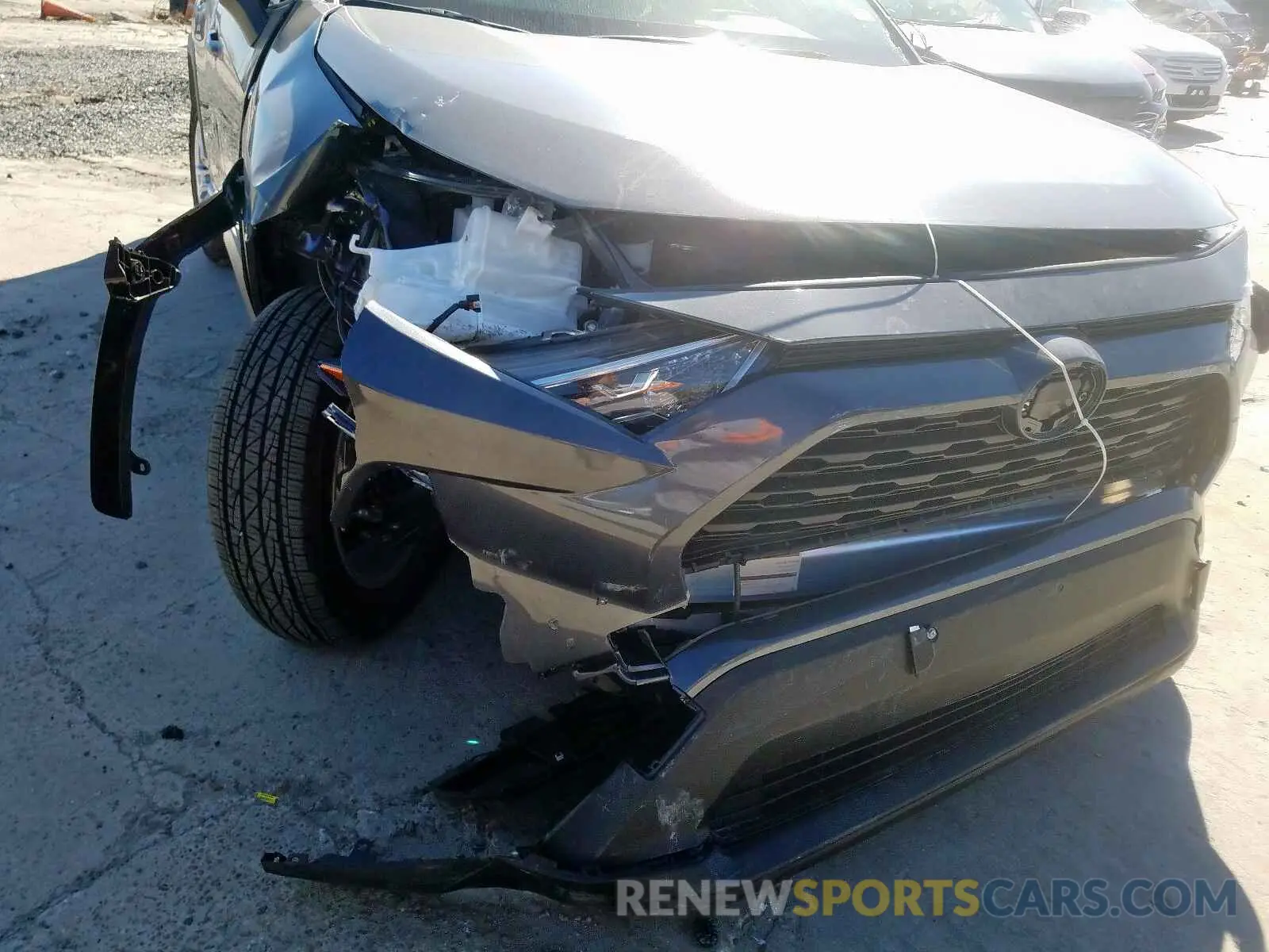 9 Photograph of a damaged car JTMRWRFV6KD012646 TOYOTA RAV4 XLE 2019